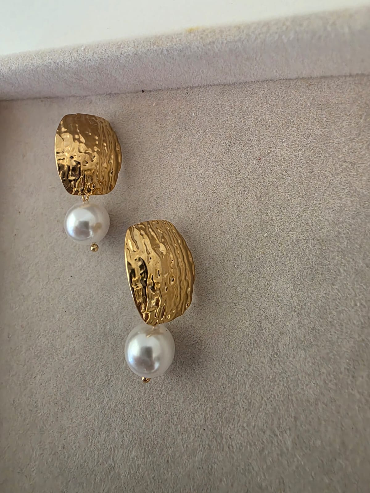 PEARLY TREASURE EARRINGS