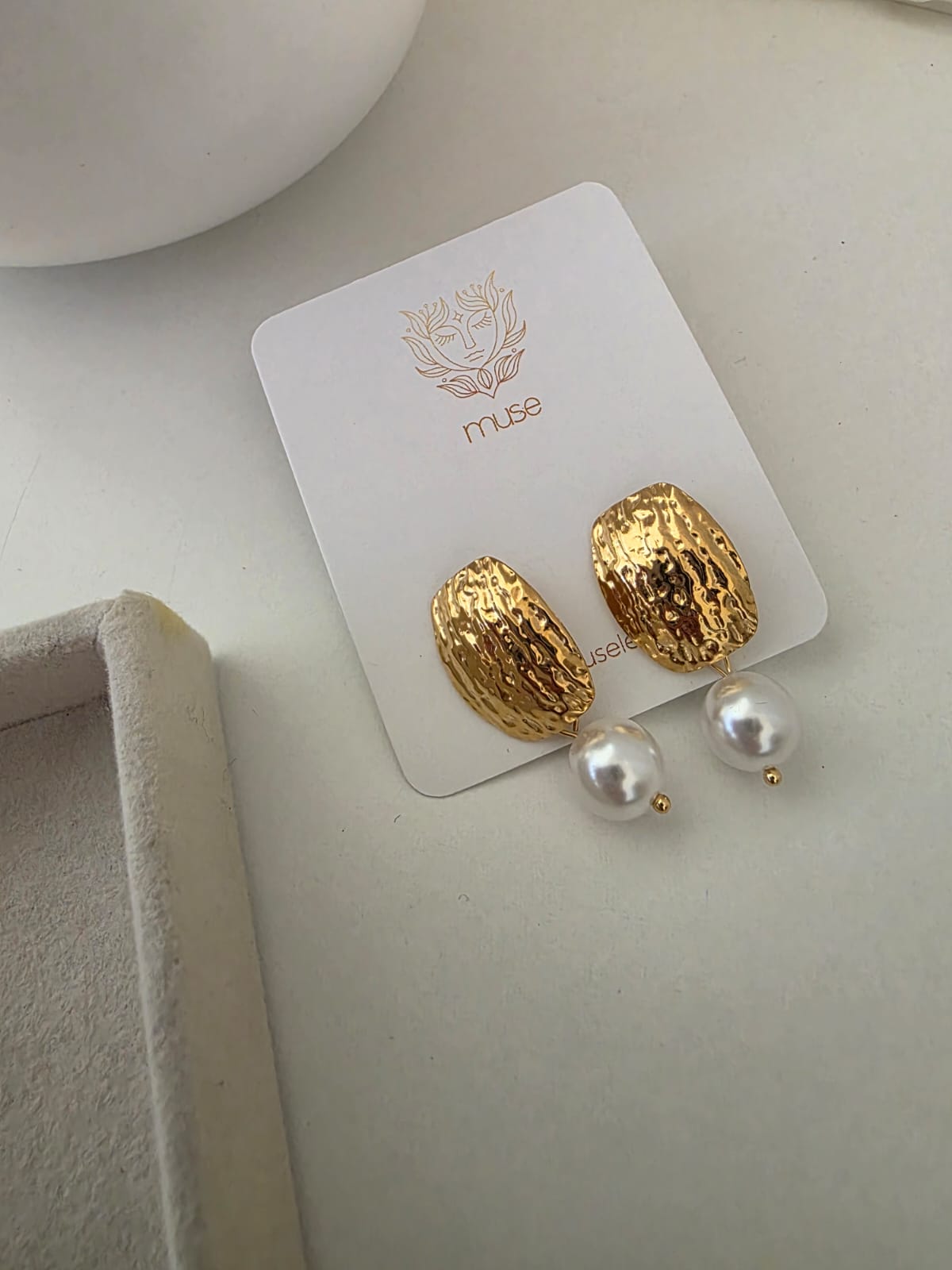 PEARLY TREASURE EARRINGS 