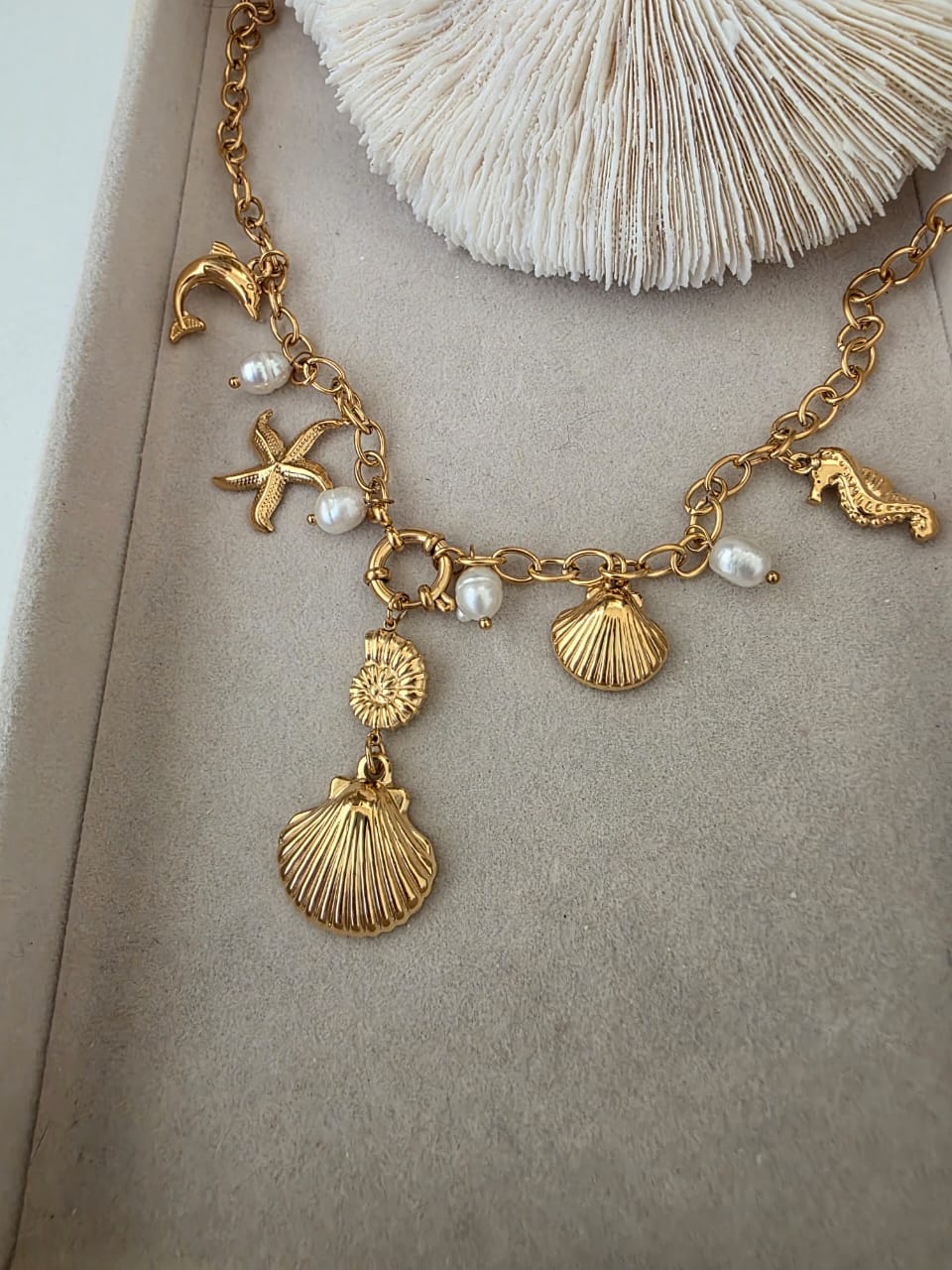 CHUNKY CHARMS NECKLACE 