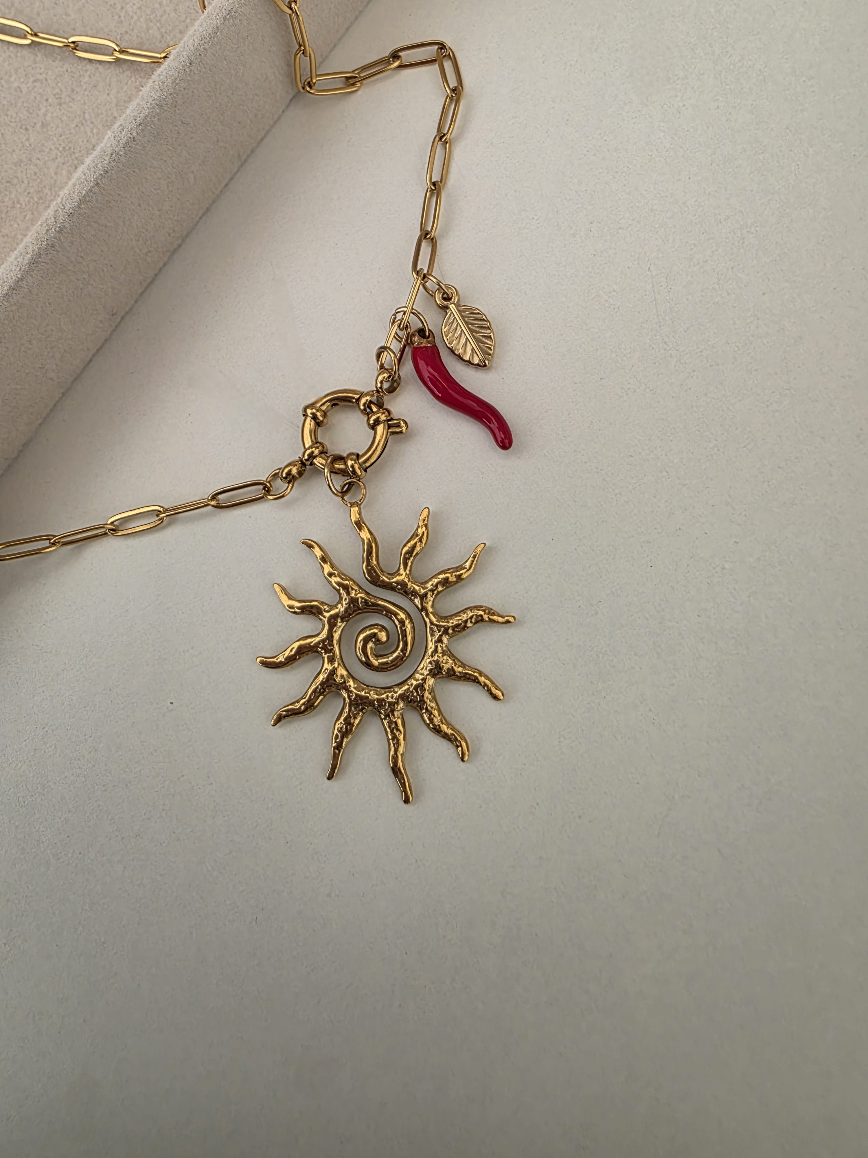 LIGHT AND SPICE NECKLACE