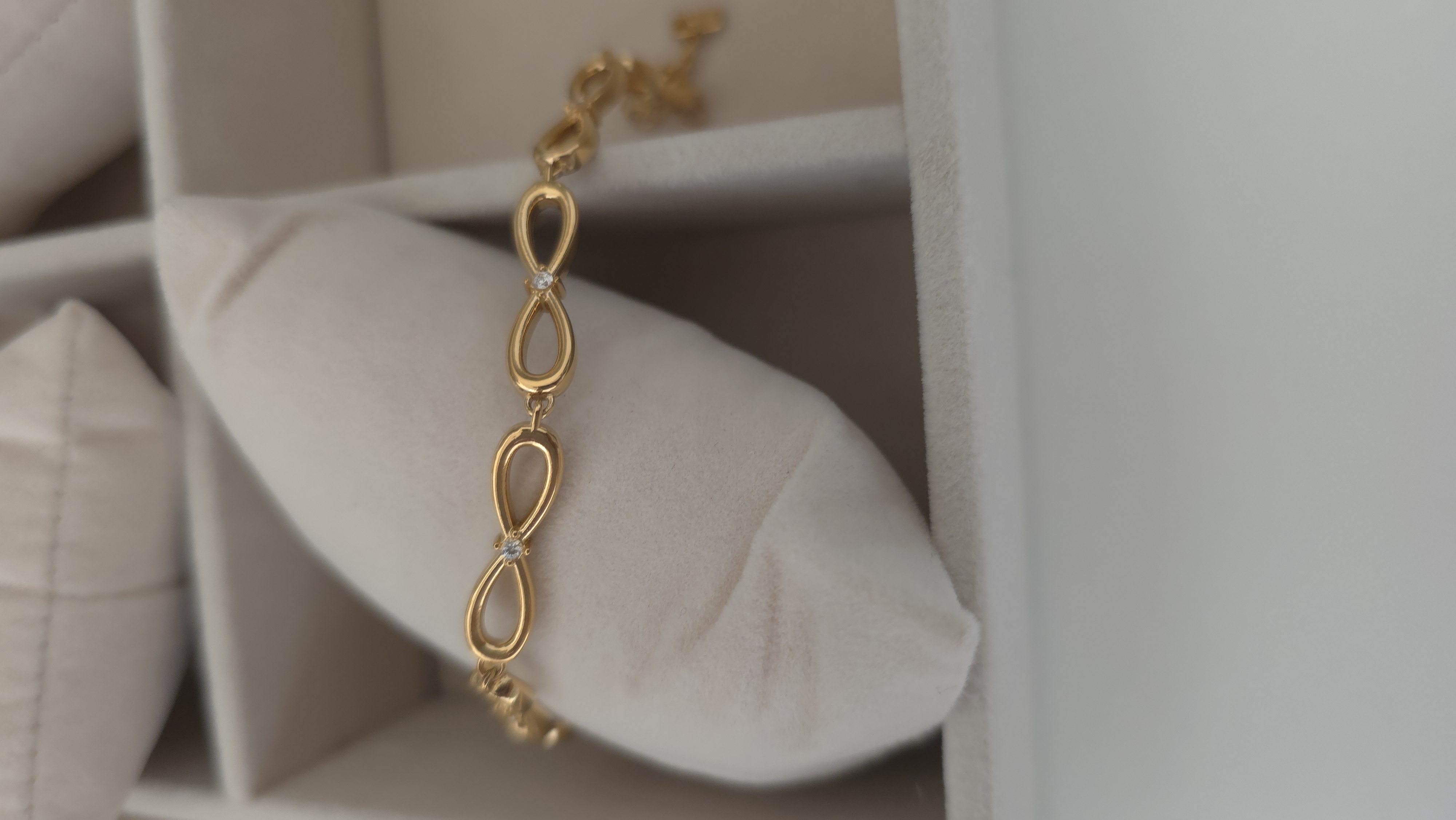 INFINITY BRACELET 