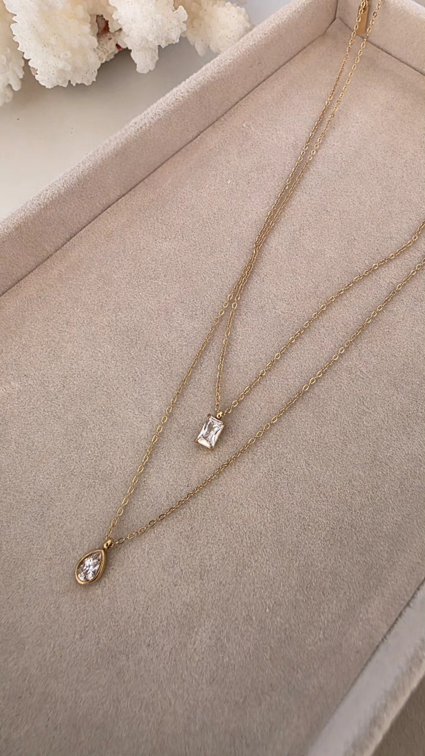 DOUBLE LAYER NECKLACE