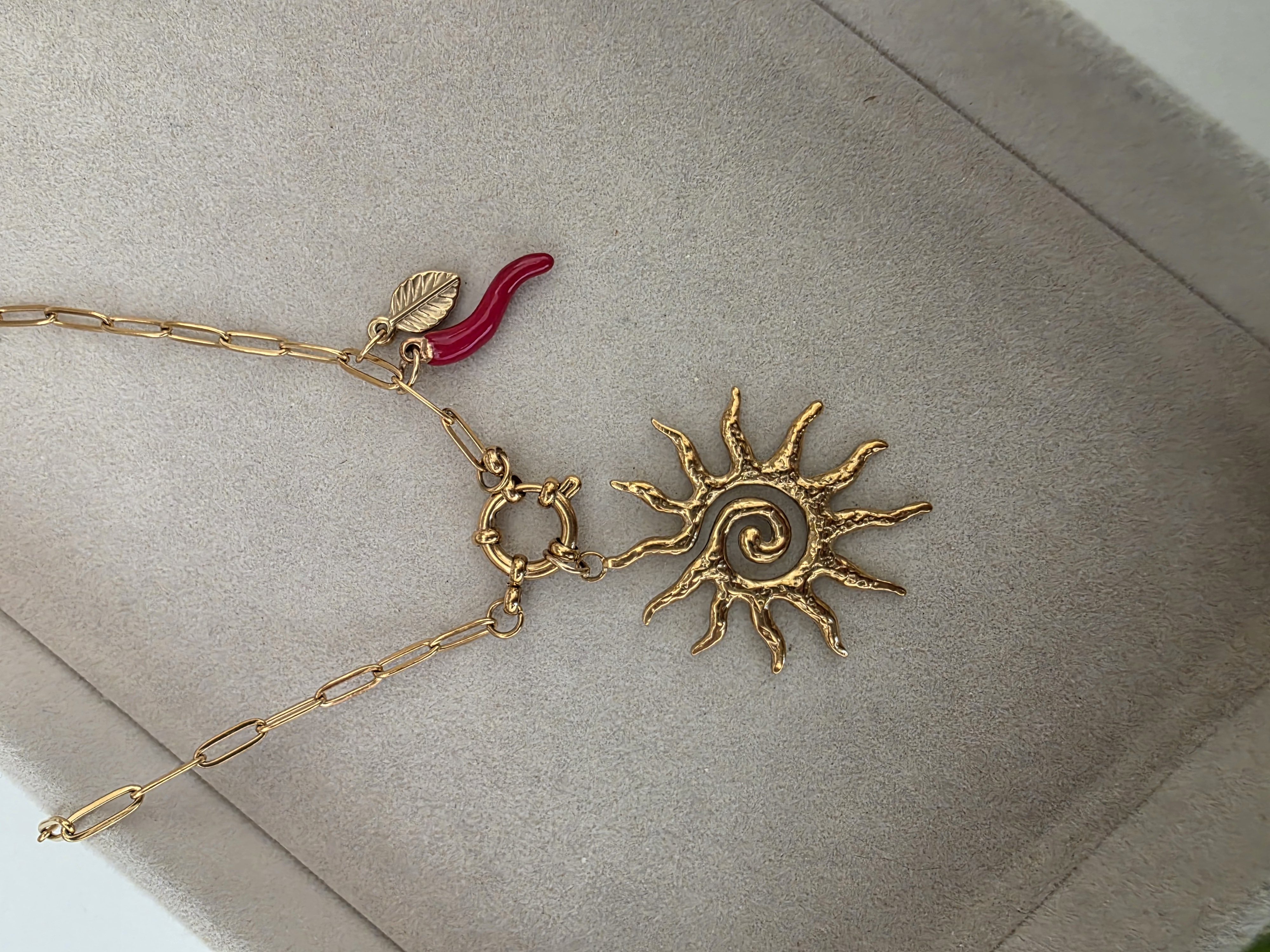 LIGHT AND SPICE NECKLACE