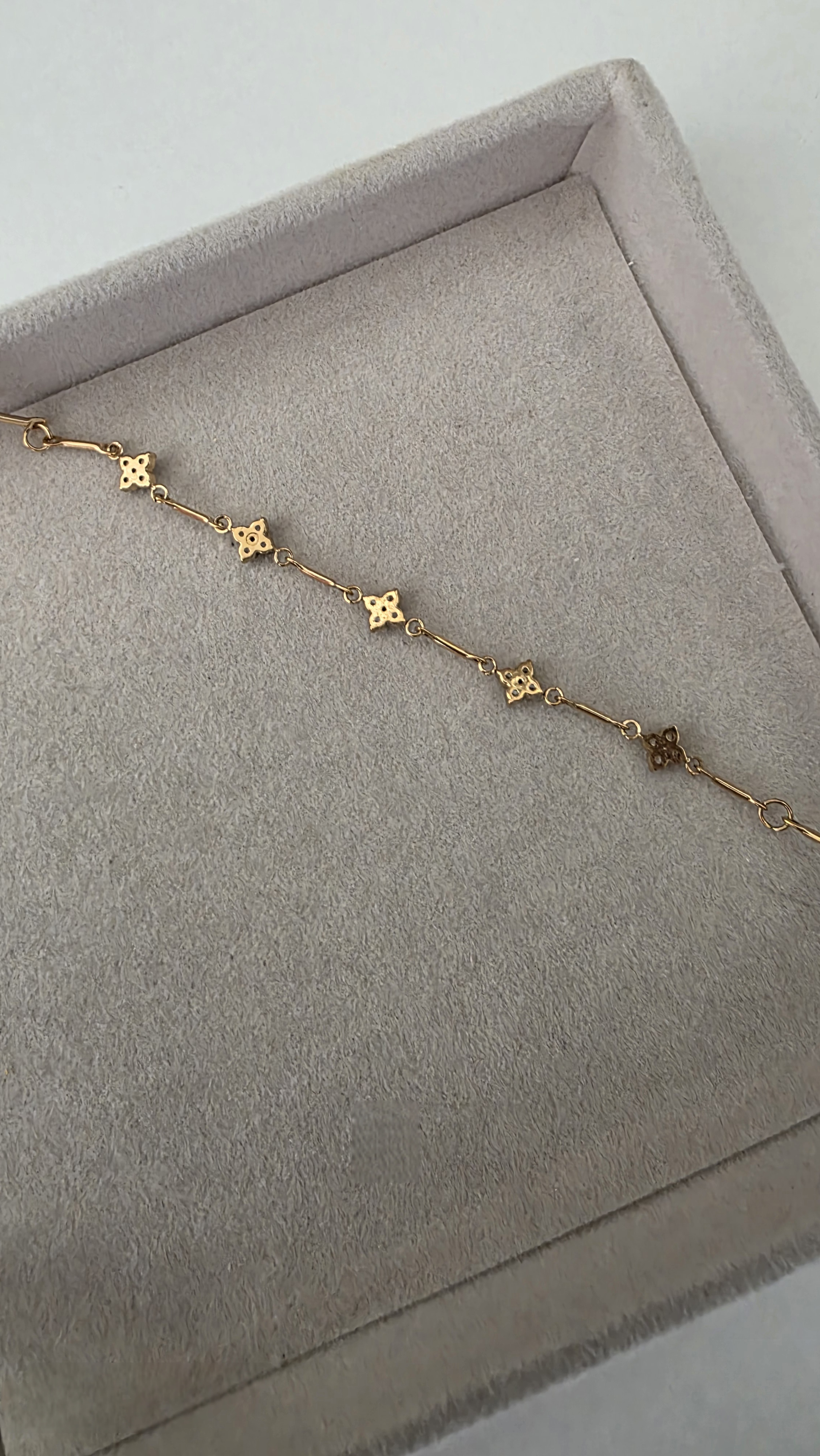 Aurelia Blossom Chain