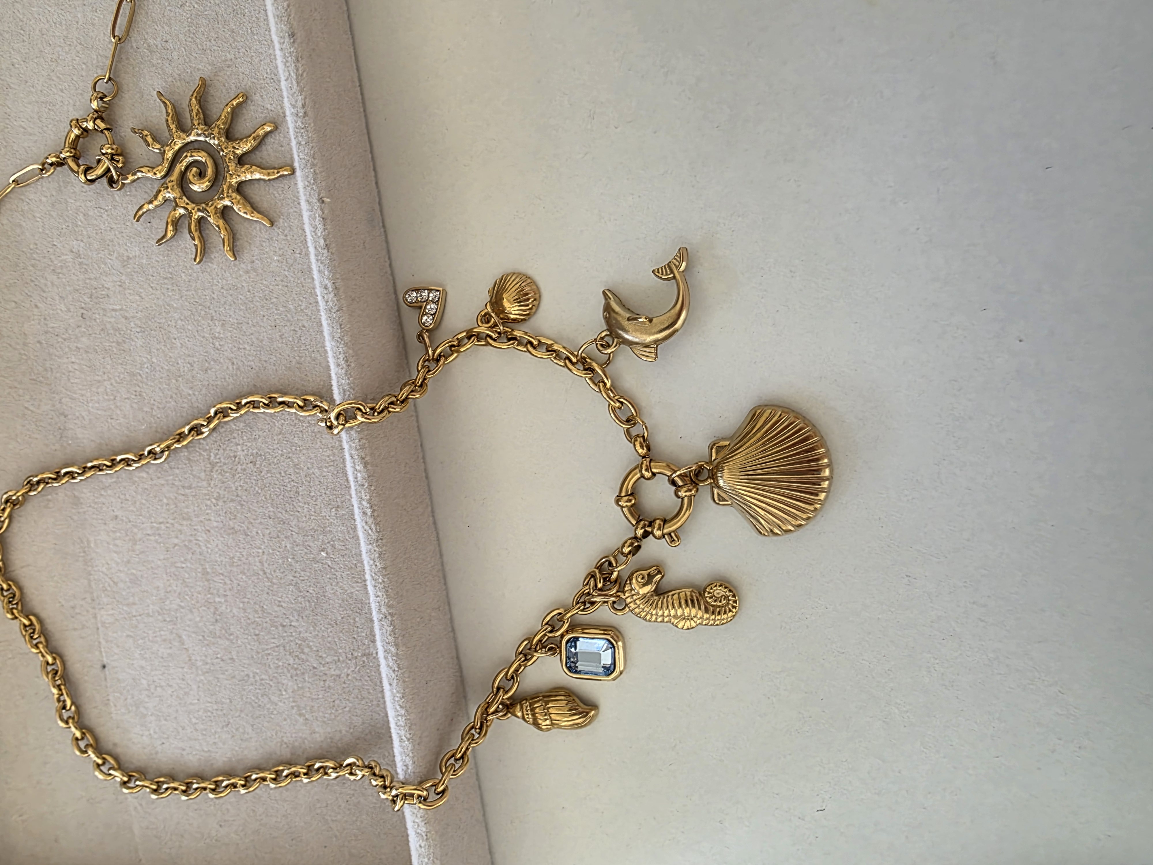 BEACH SHELL NECKLACE