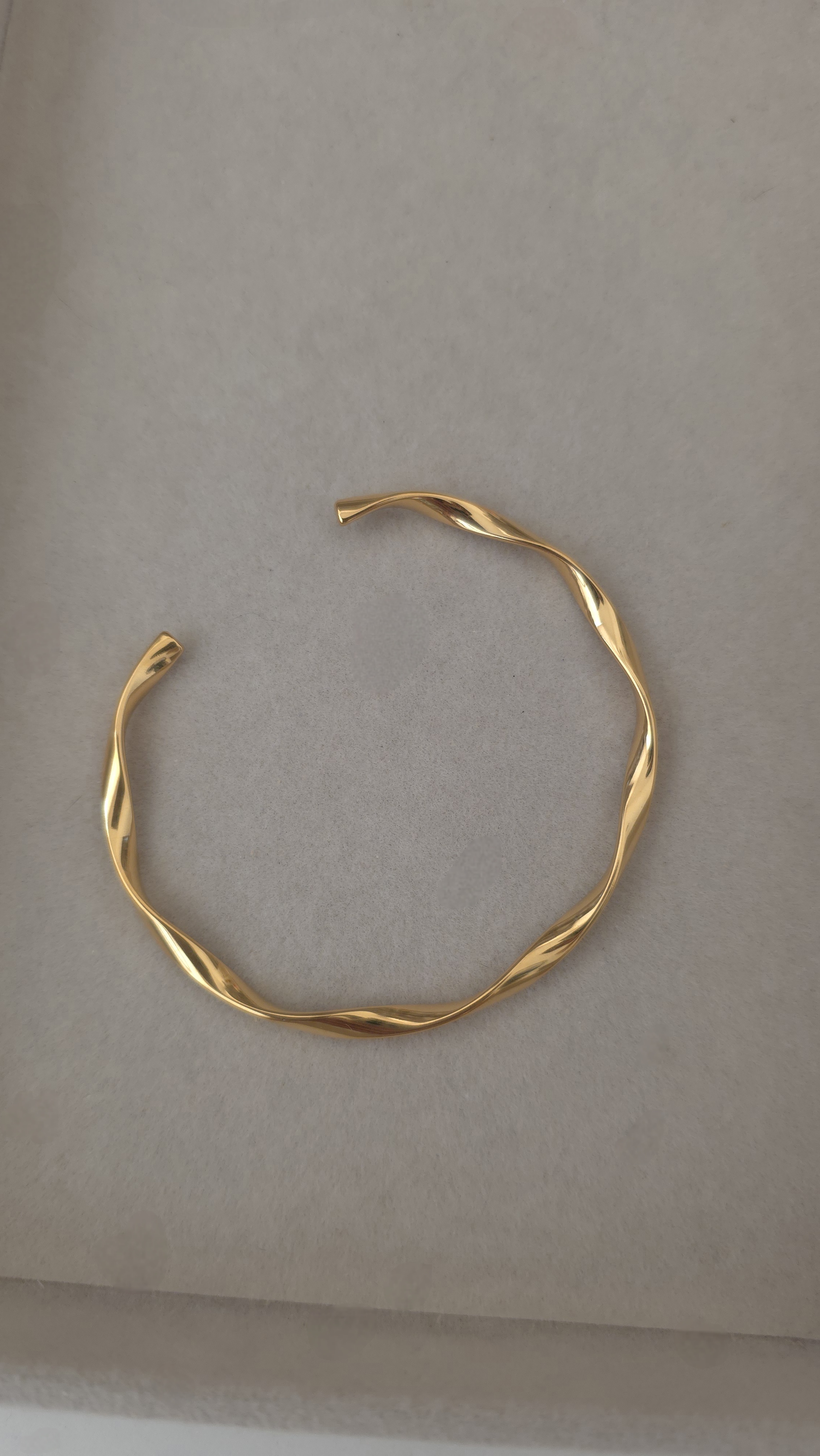 Twist bangle 