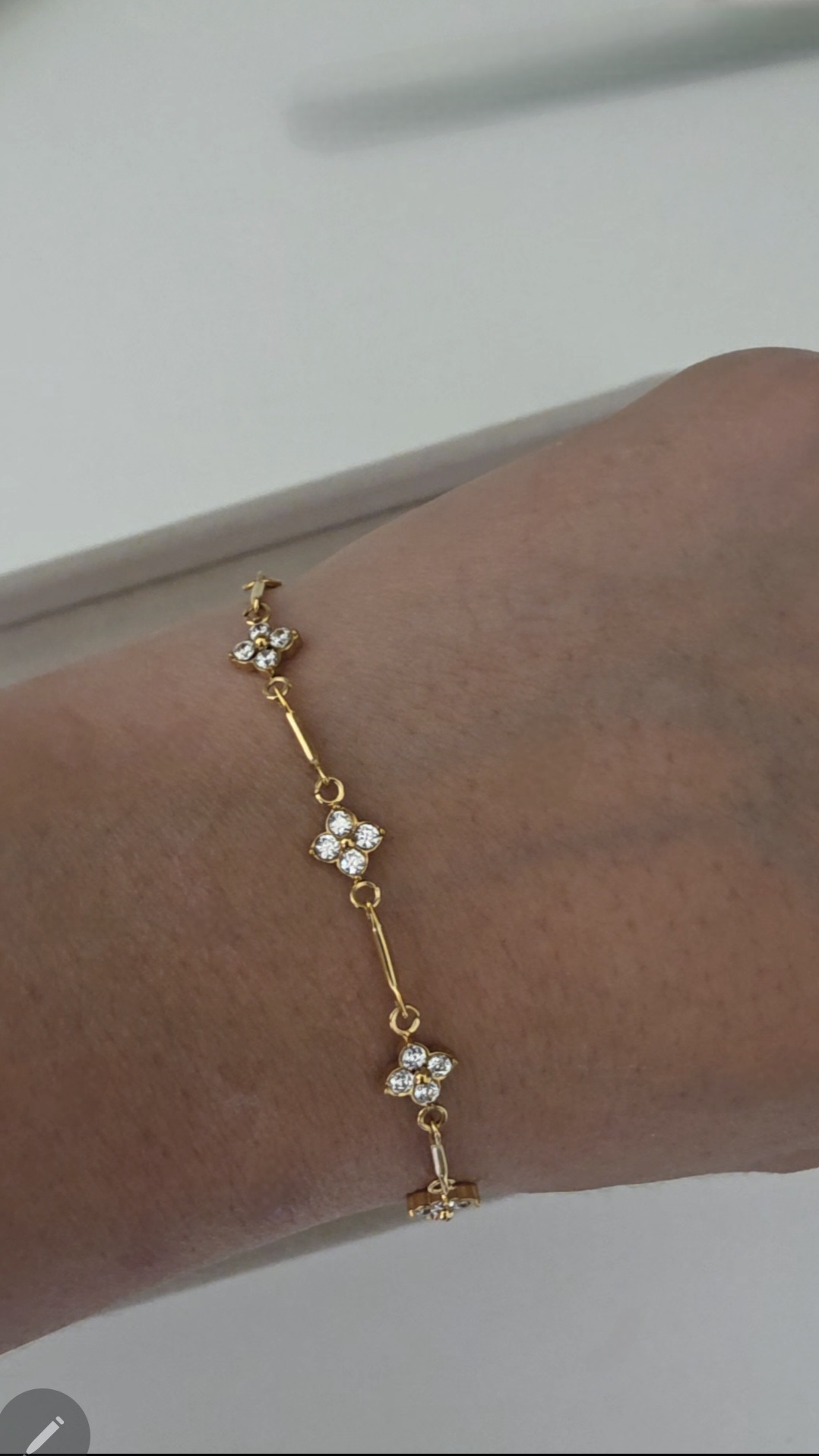 Aurelia Blossom Chain
