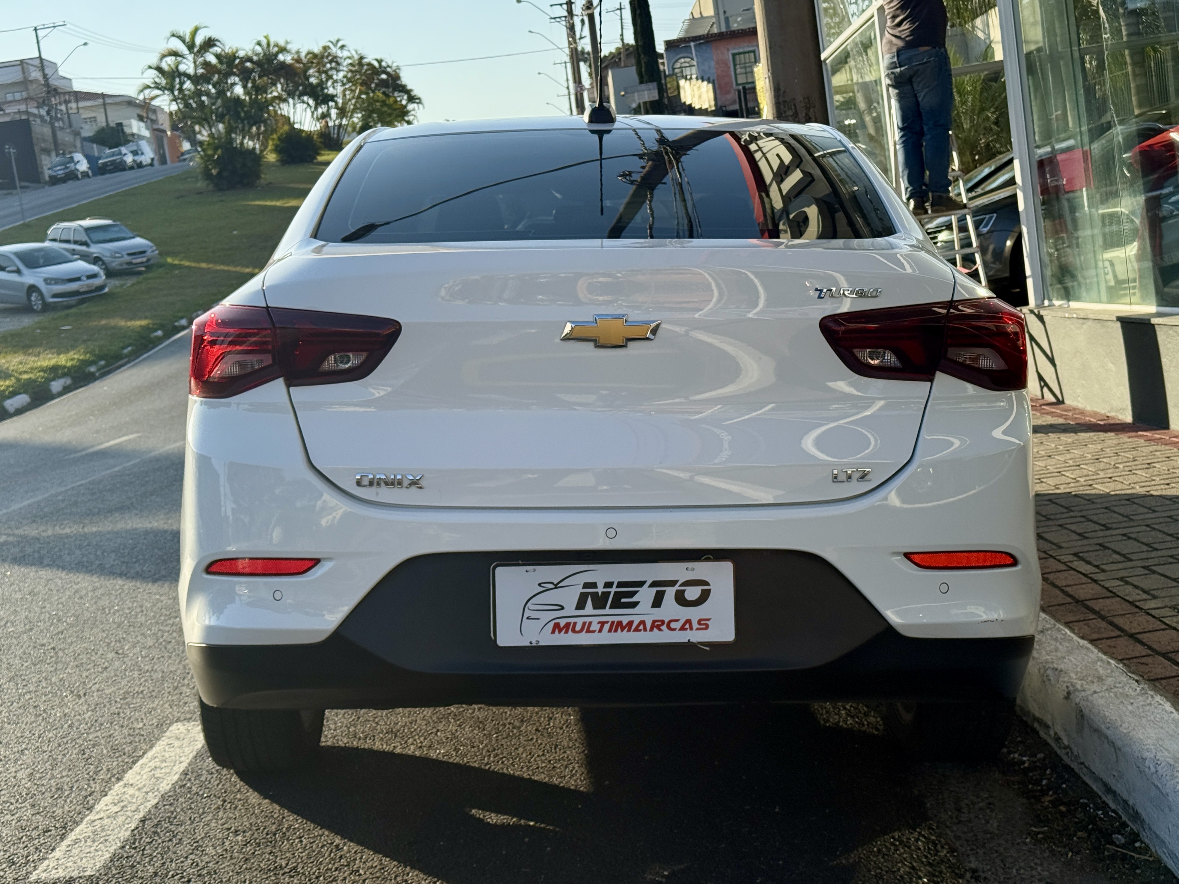 GM - Onix Sedan 1.0 TB LTZ 2022/2023