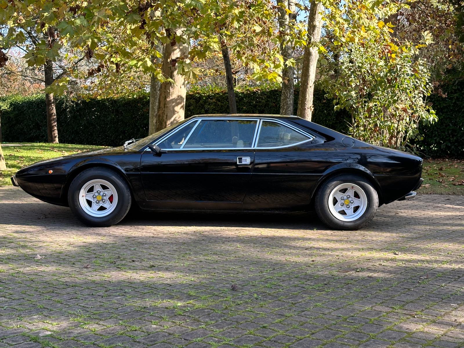 Ferrari Dino 208 GT4 - 1976
