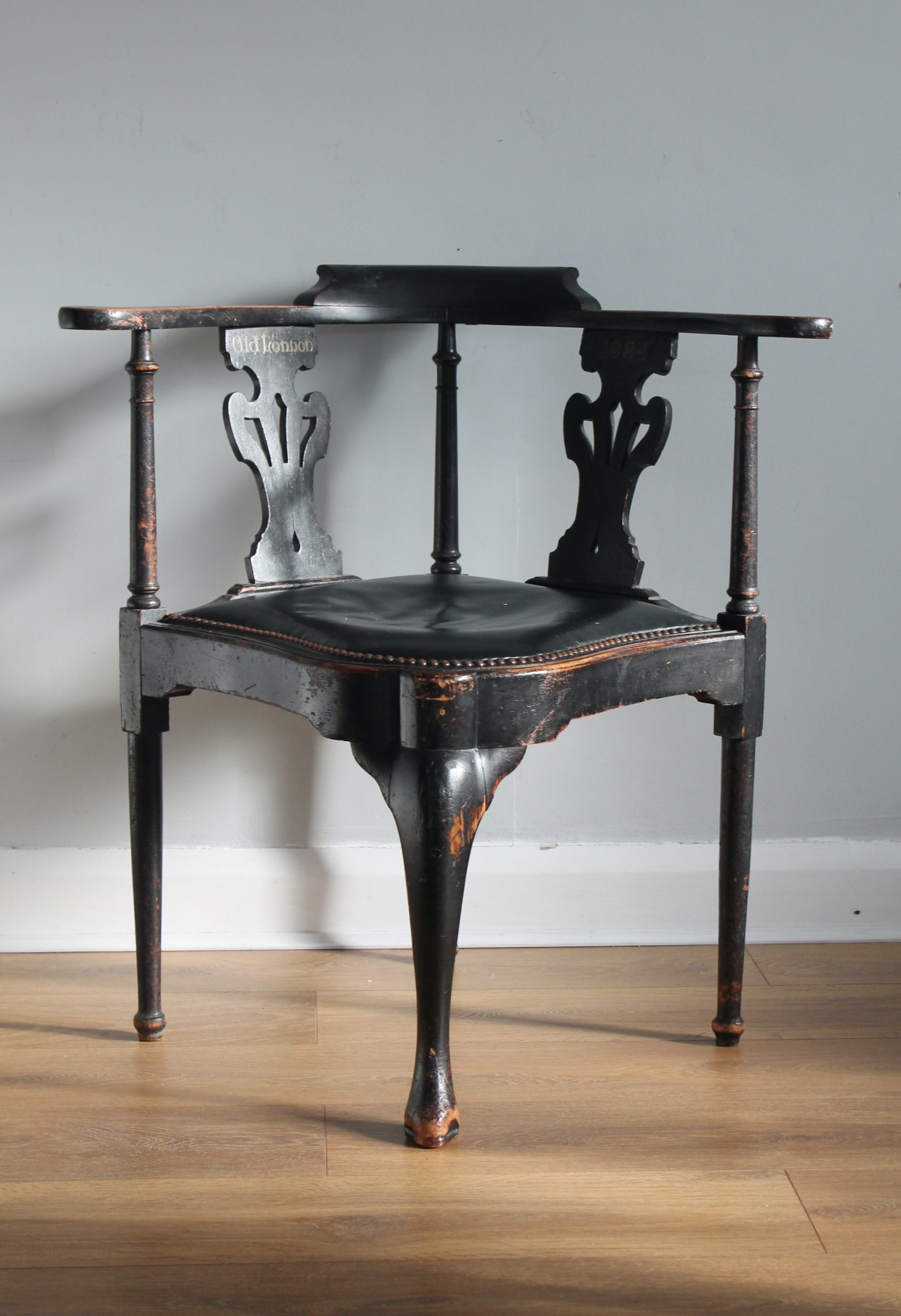 Antique corner chair