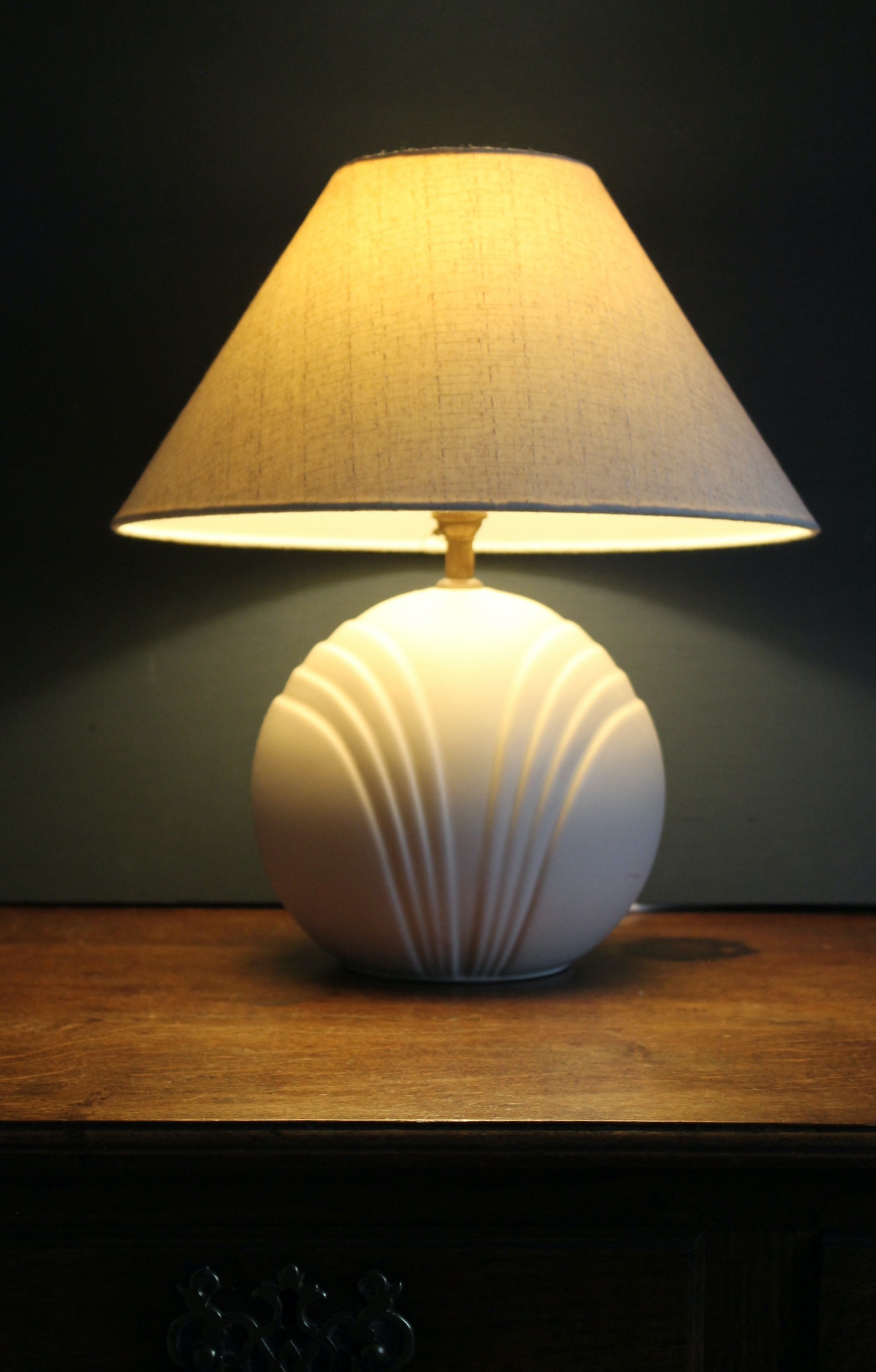 Art Deco themed table lamp