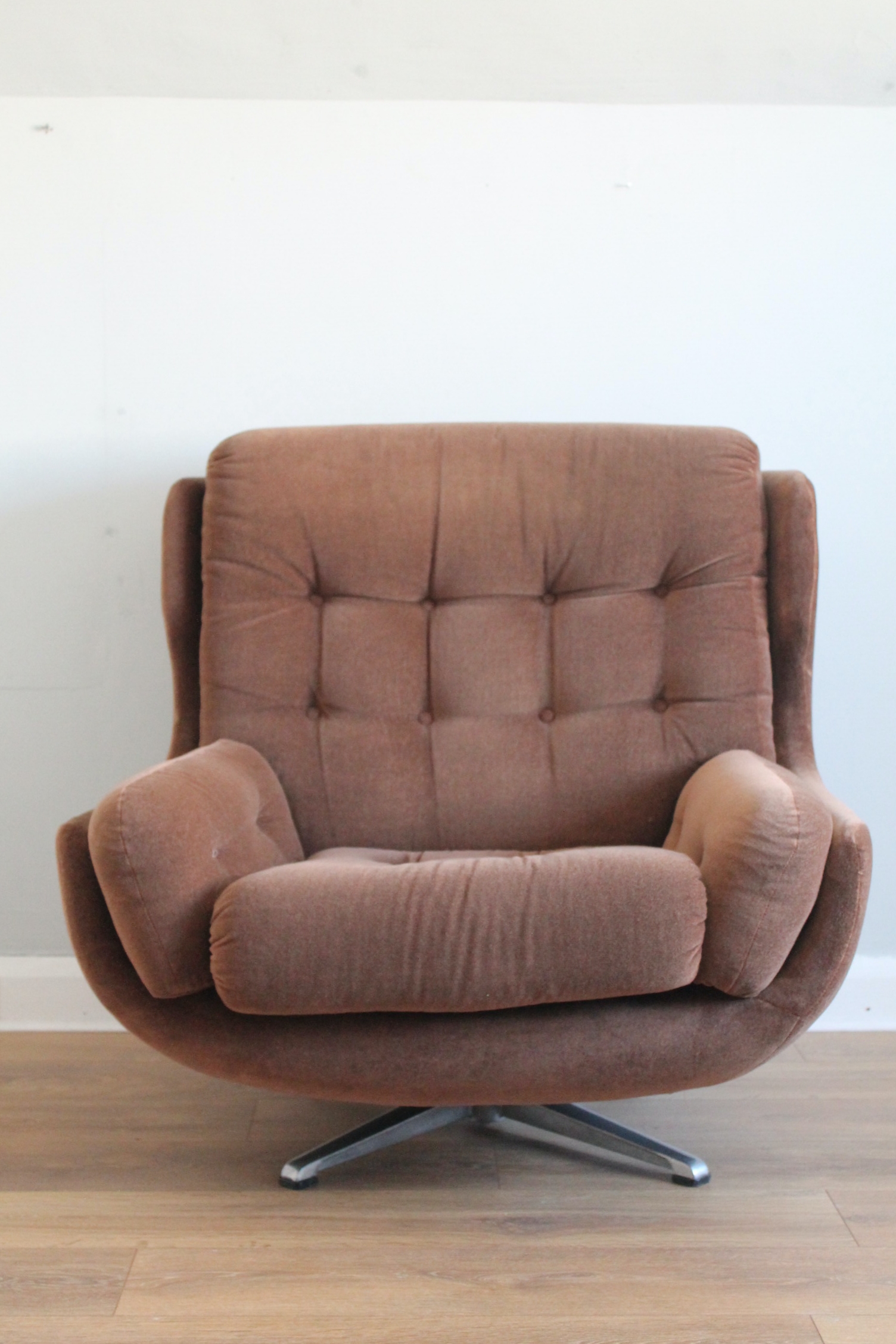 Vintage Englender Egg Chair