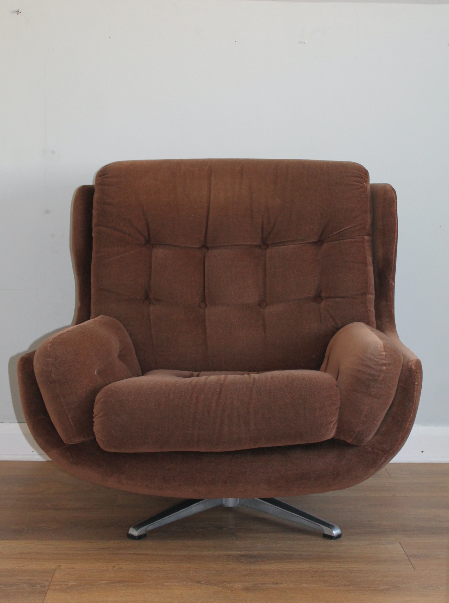 Vintage Englender Egg Chair
