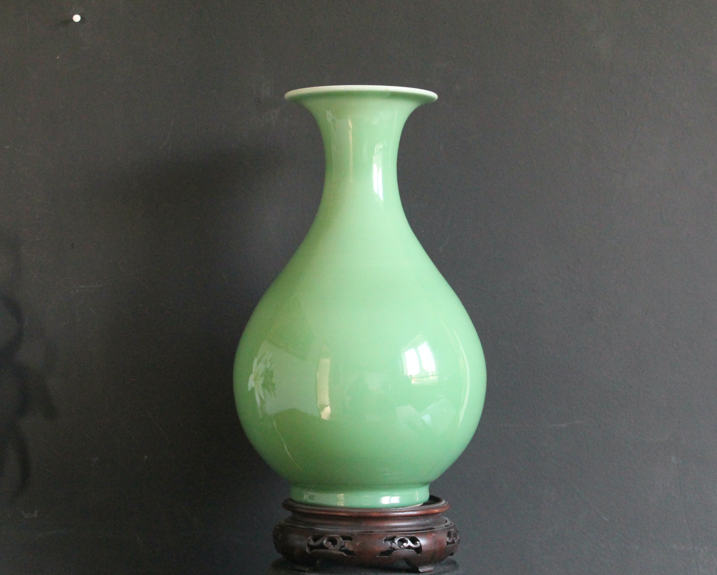 Chinese monochrome green glaze vase