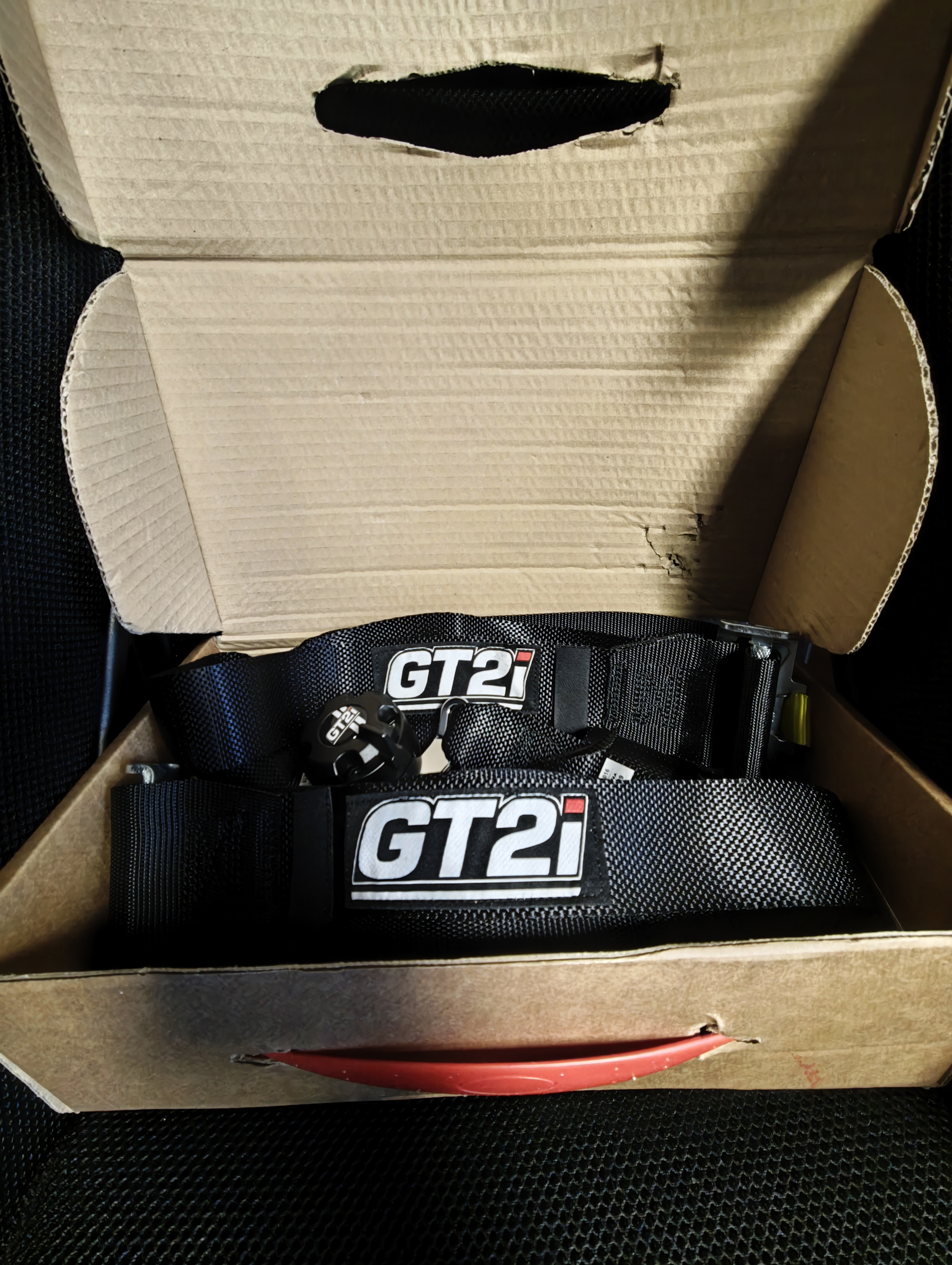 GT2i Race 6-point sedan harness 