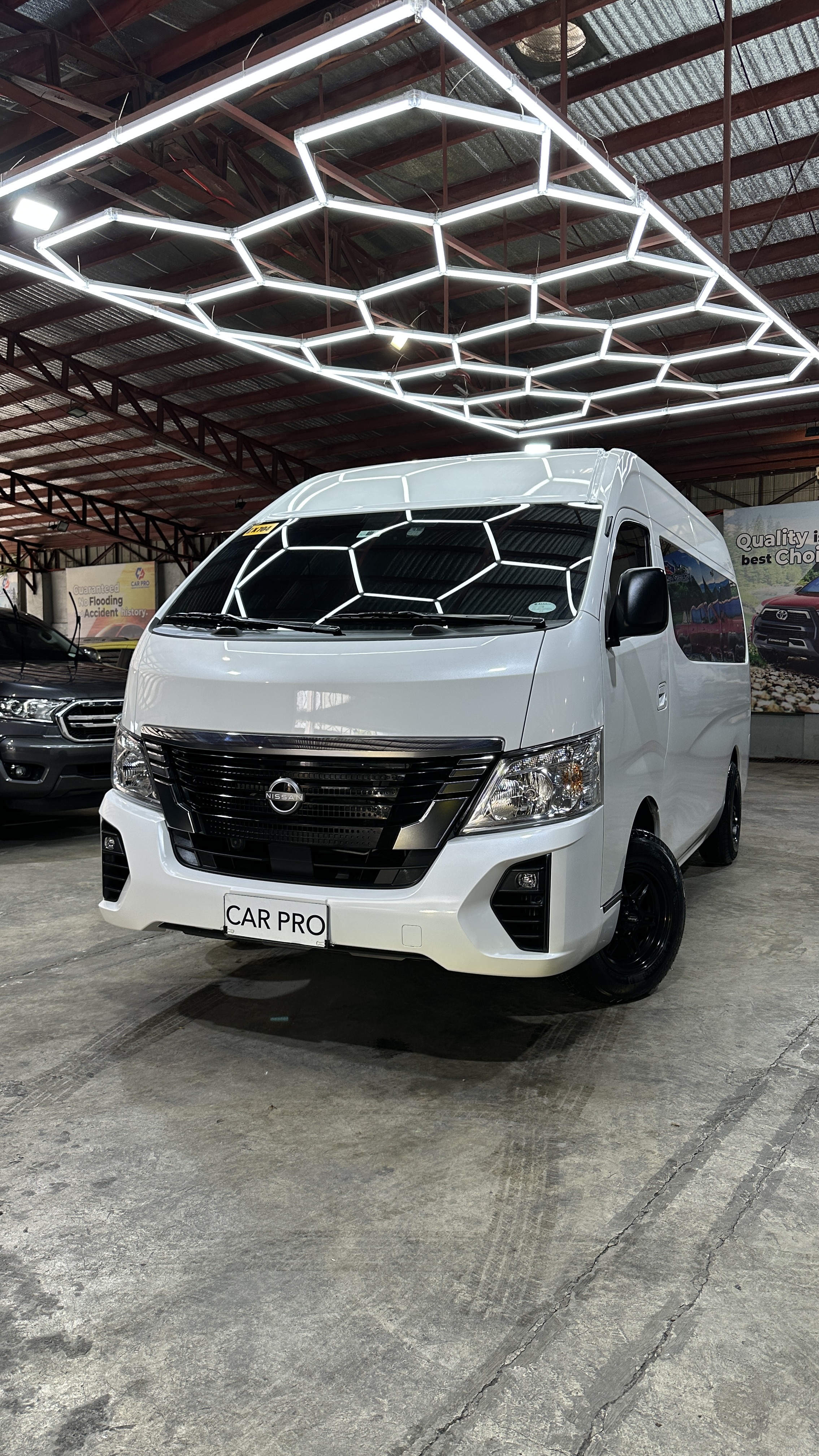 2024 Nissan Urvan Premium 2.5 AT