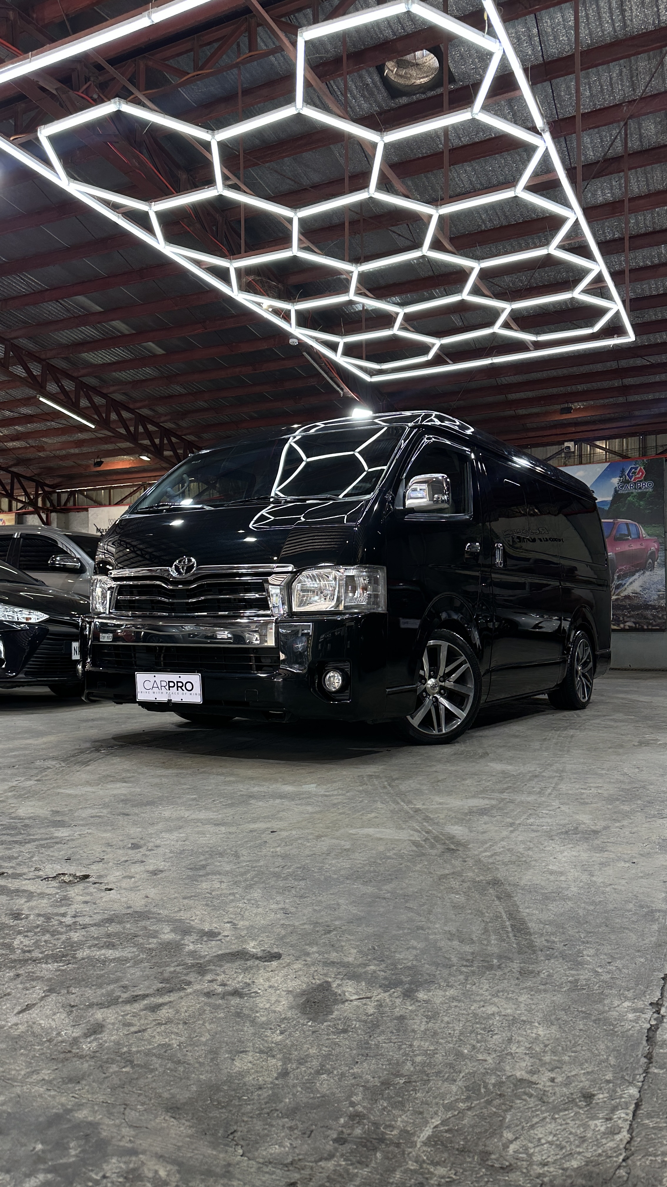 2017 Toyota Super Grandia 2.5 AT Loaded