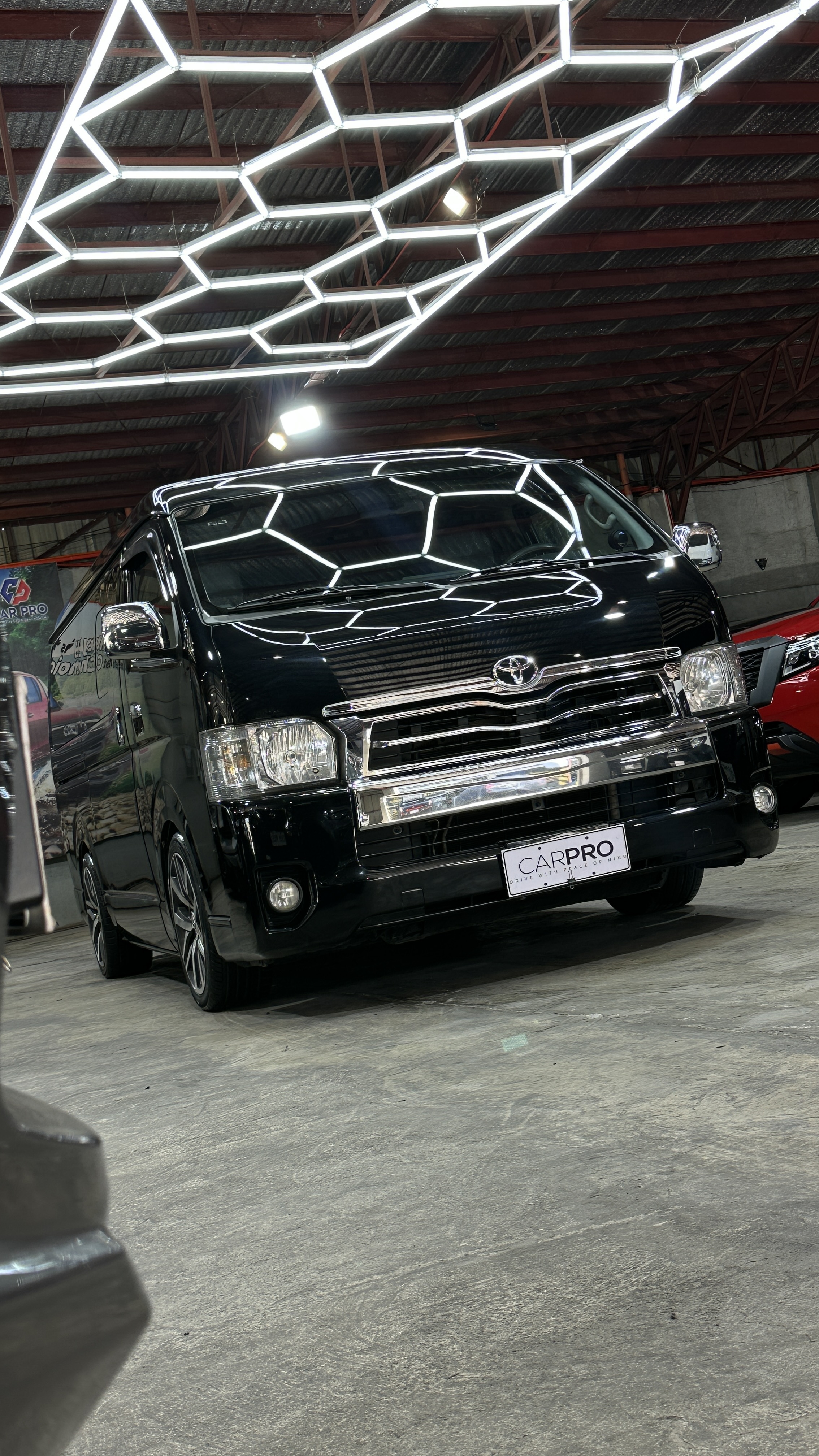 2017 Toyota Super Grandia 2.5 AT Loaded