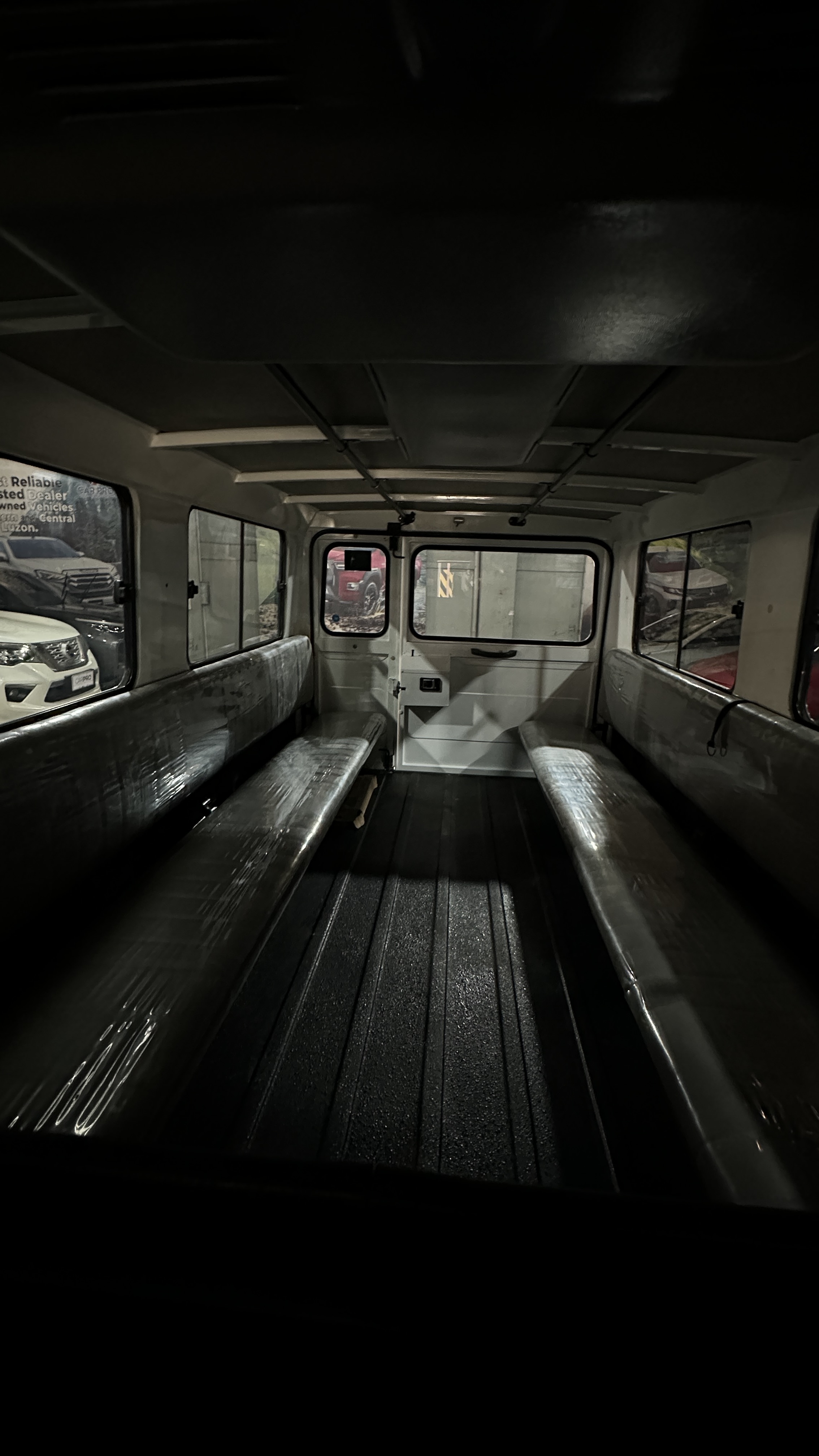 2025 Mitsubishi L300 FB Dual Aircon MT