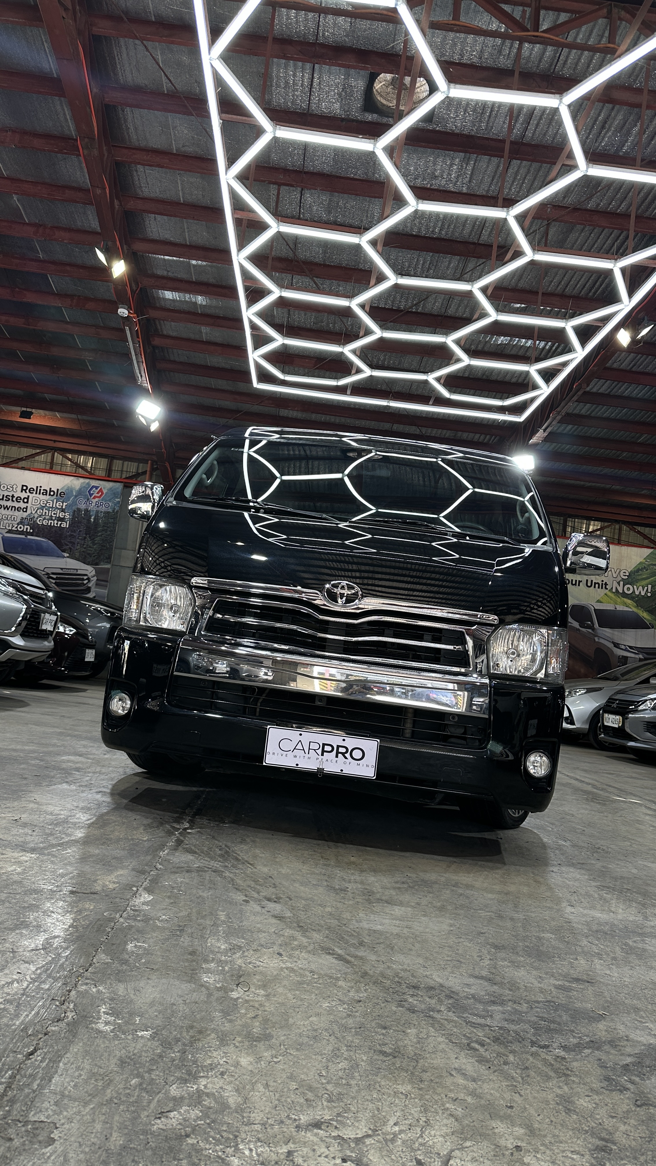 2017 Toyota Super Grandia 2.5 AT Loaded