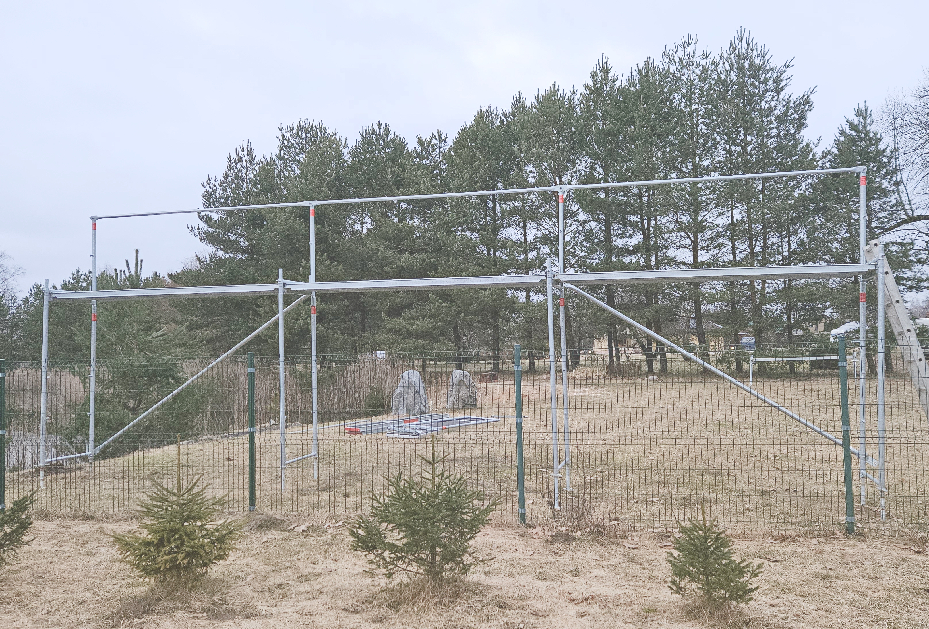 Tērauda sastatnes 9x2,8m