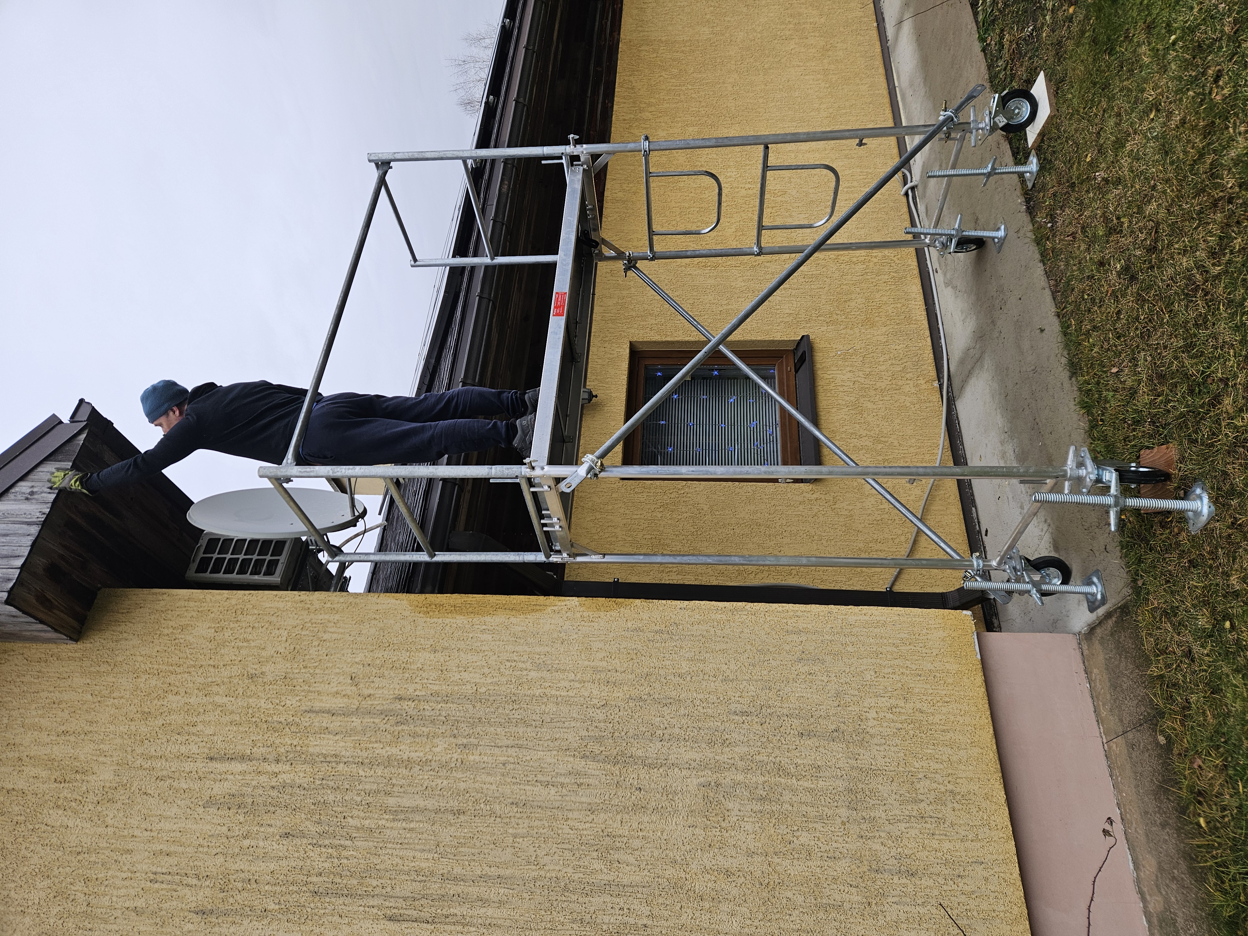 Tērauda sastatņu tornis 2x2,7m ar riteņiem