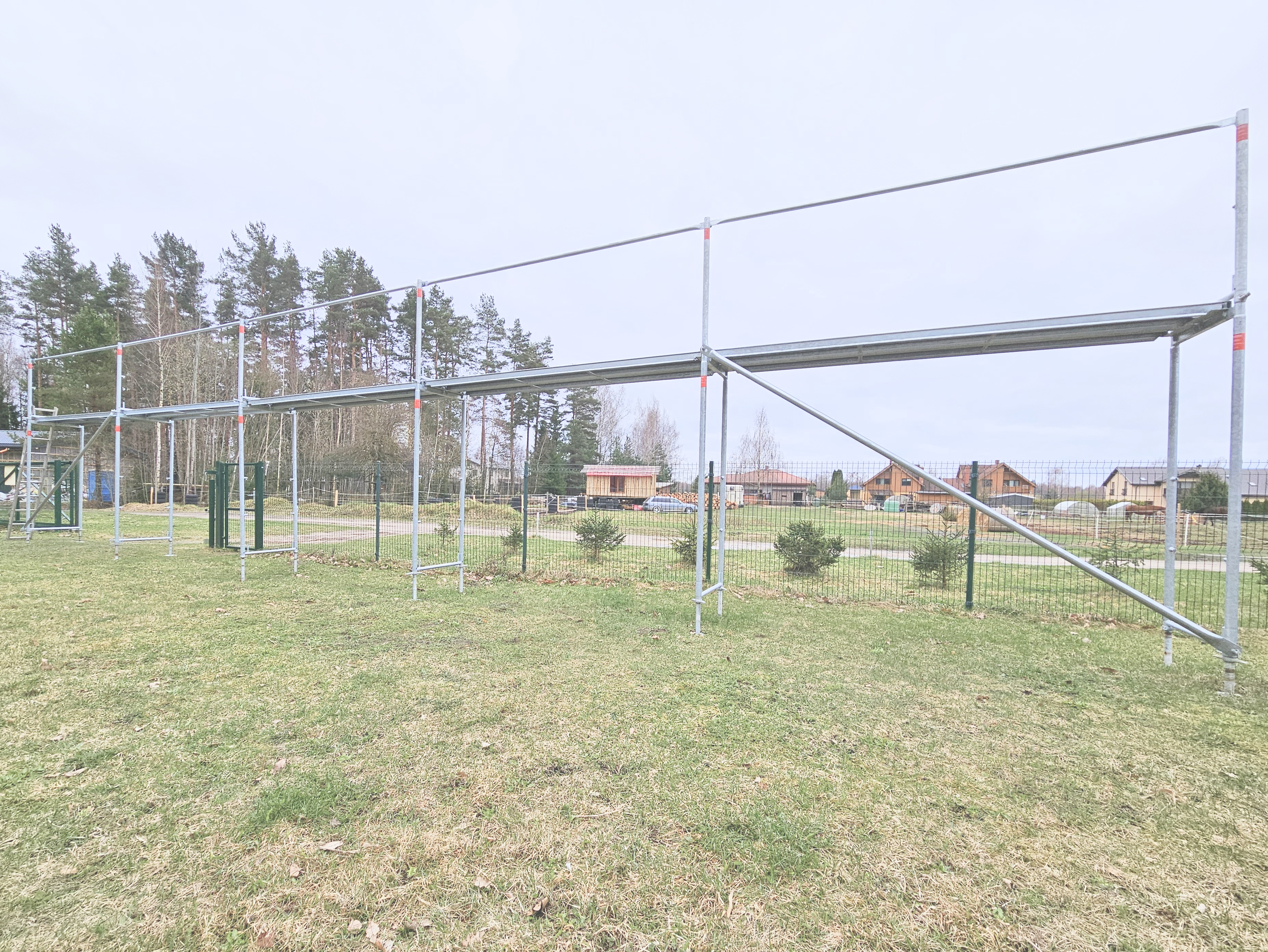 Tērauda sastatnes 15x2,8m