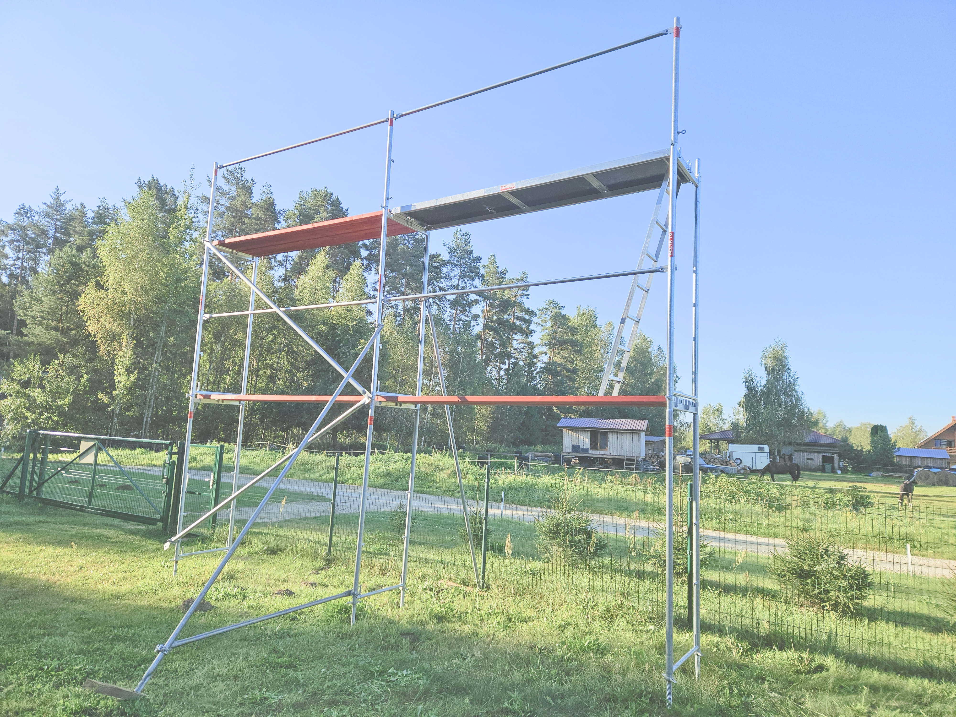 Tērauda sastatnes 6x4,8m ar koka klājiem