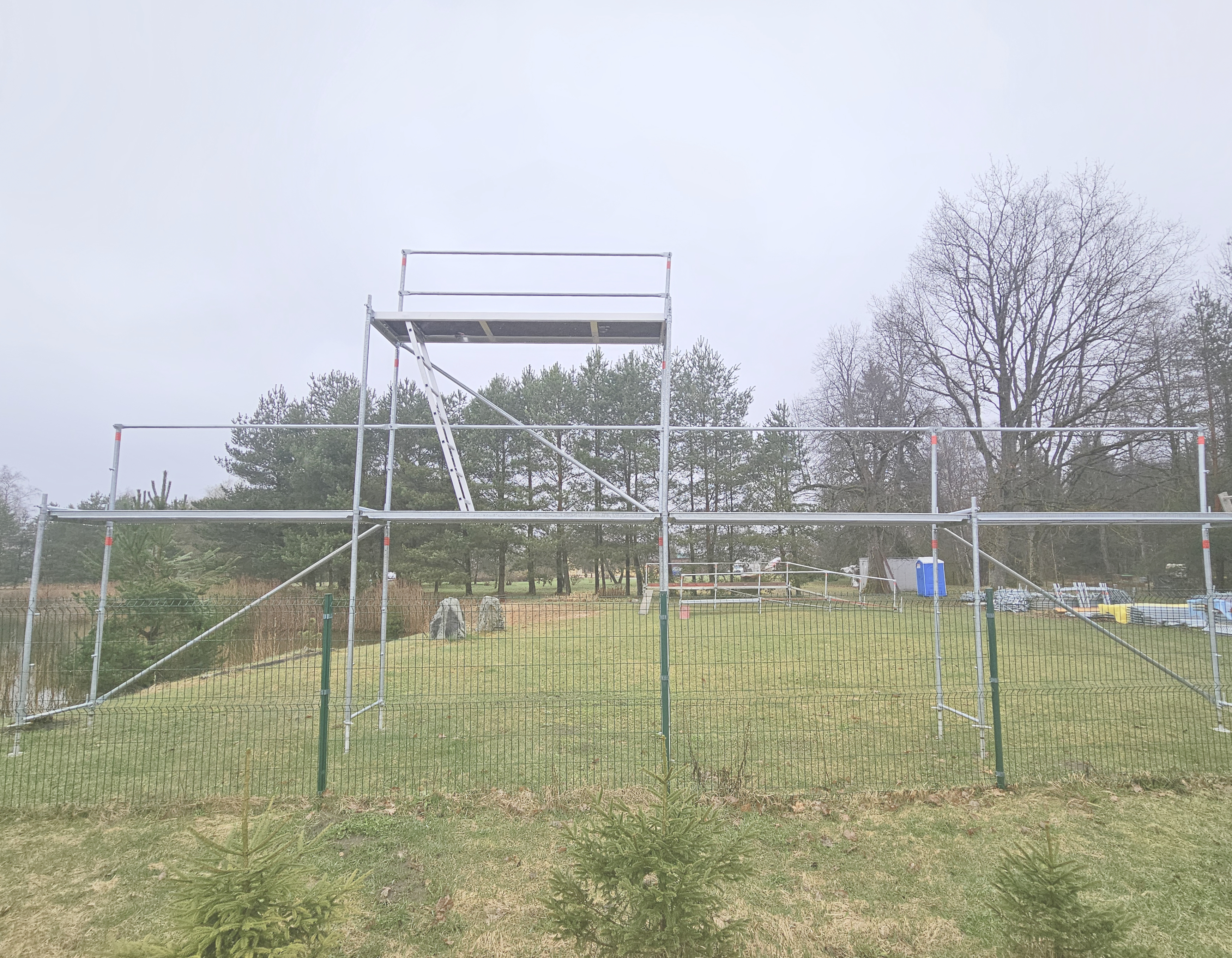 Tērauda sastatnes ar torni 12x4,8m
