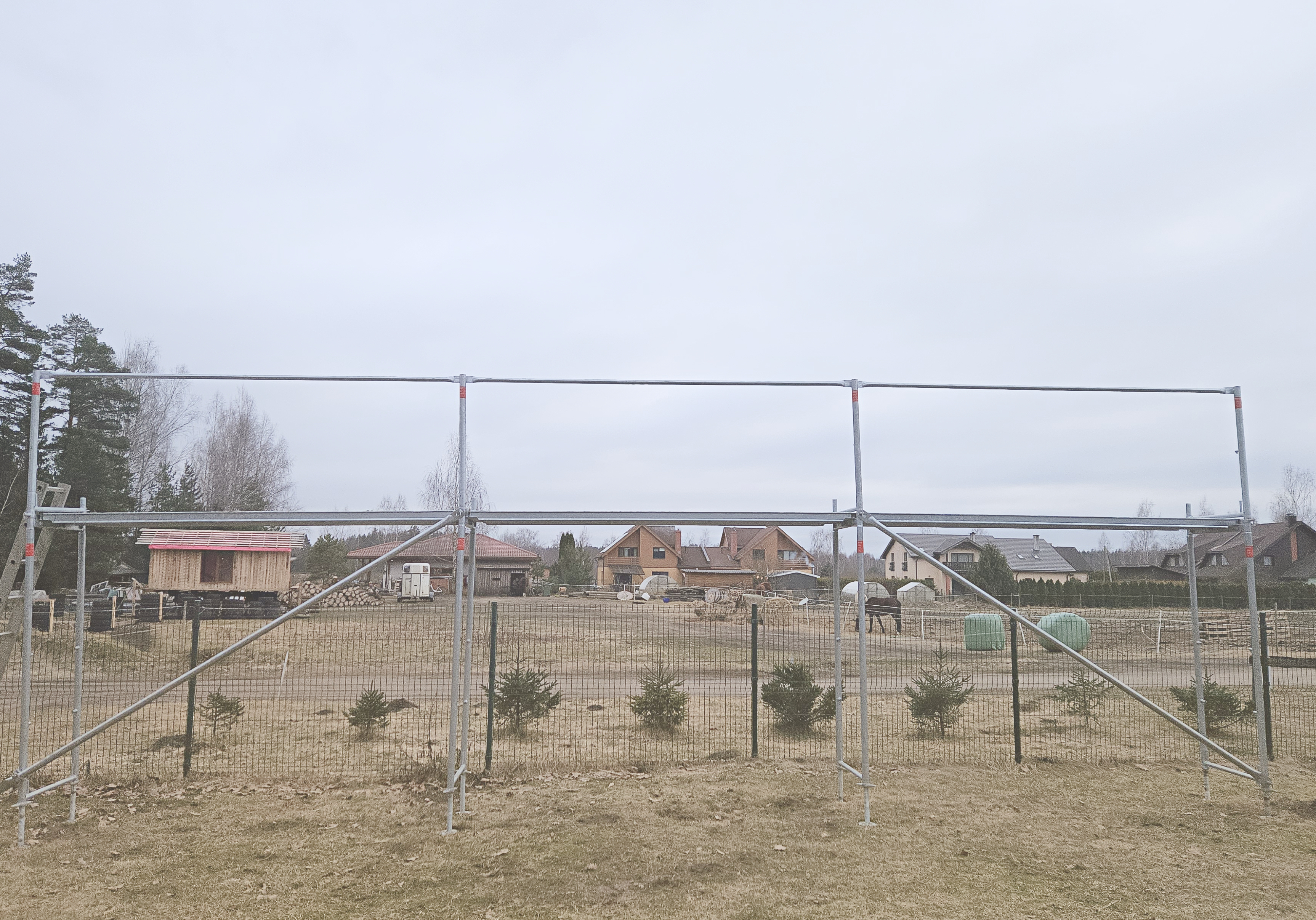 Tērauda sastatnes 9x2,8m
