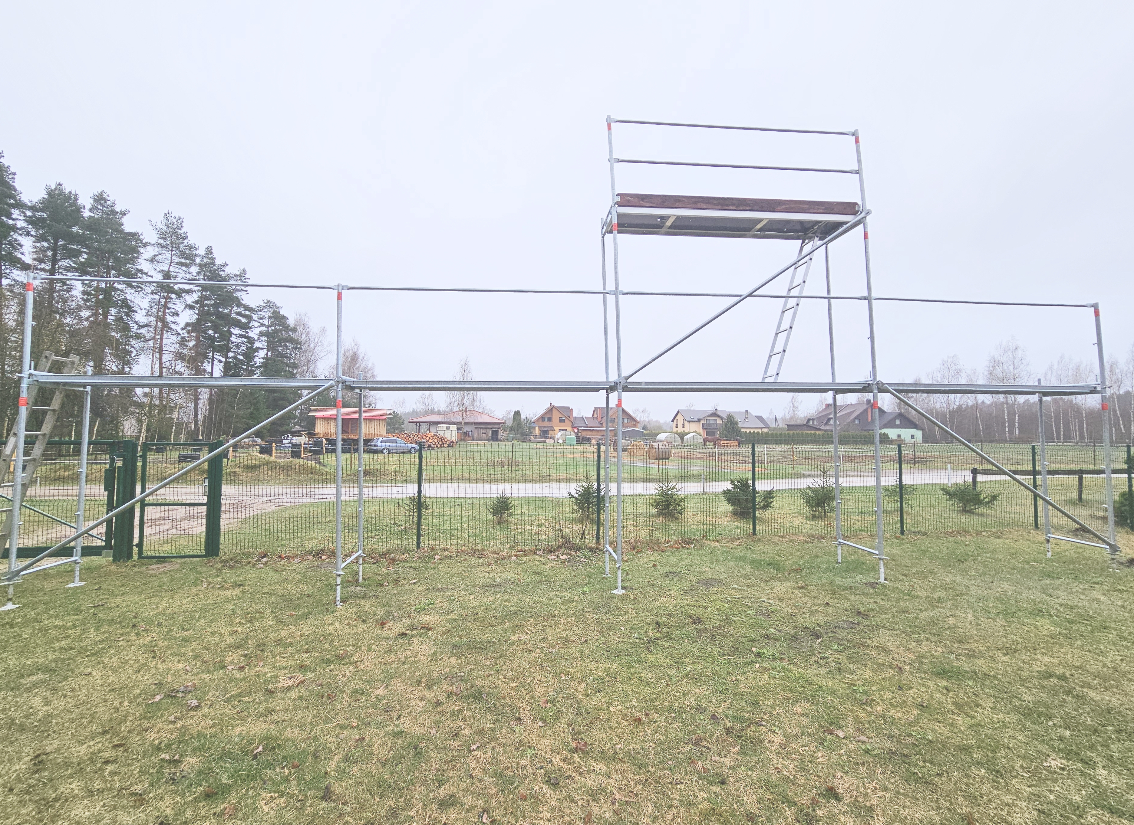 Tērauda sastatnes ar torni 12x4,8m