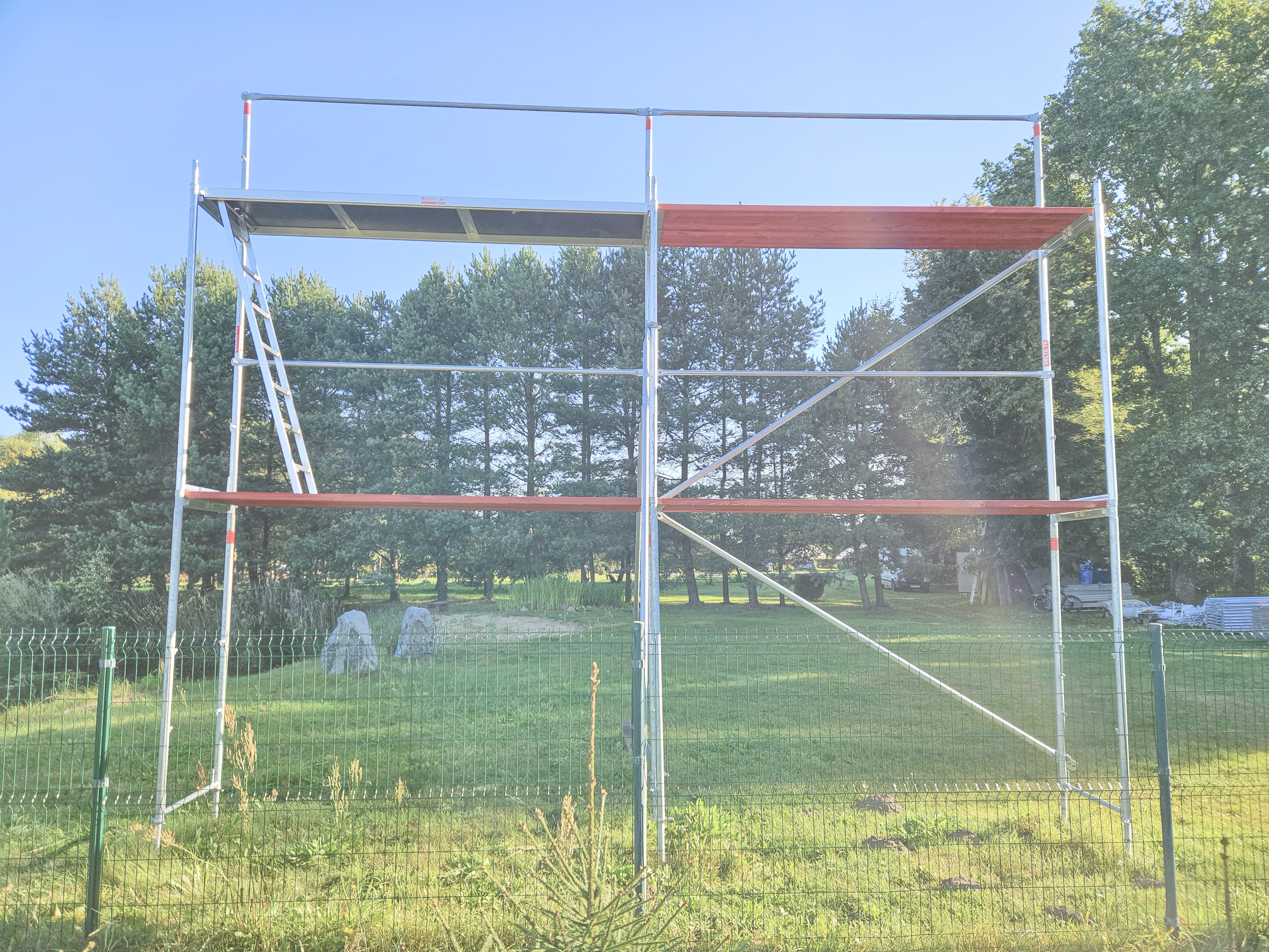 Tērauda sastatnes 6x4,8m ar koka klājiem