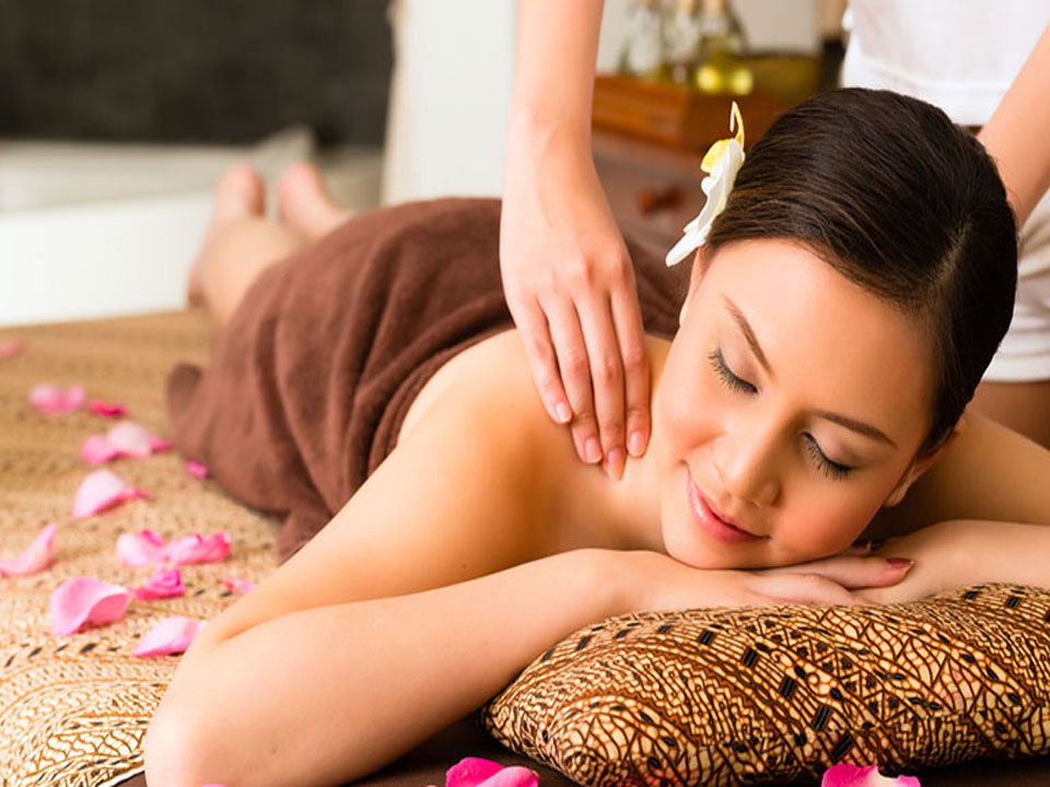 Full Body Massage By Female in Andheri West