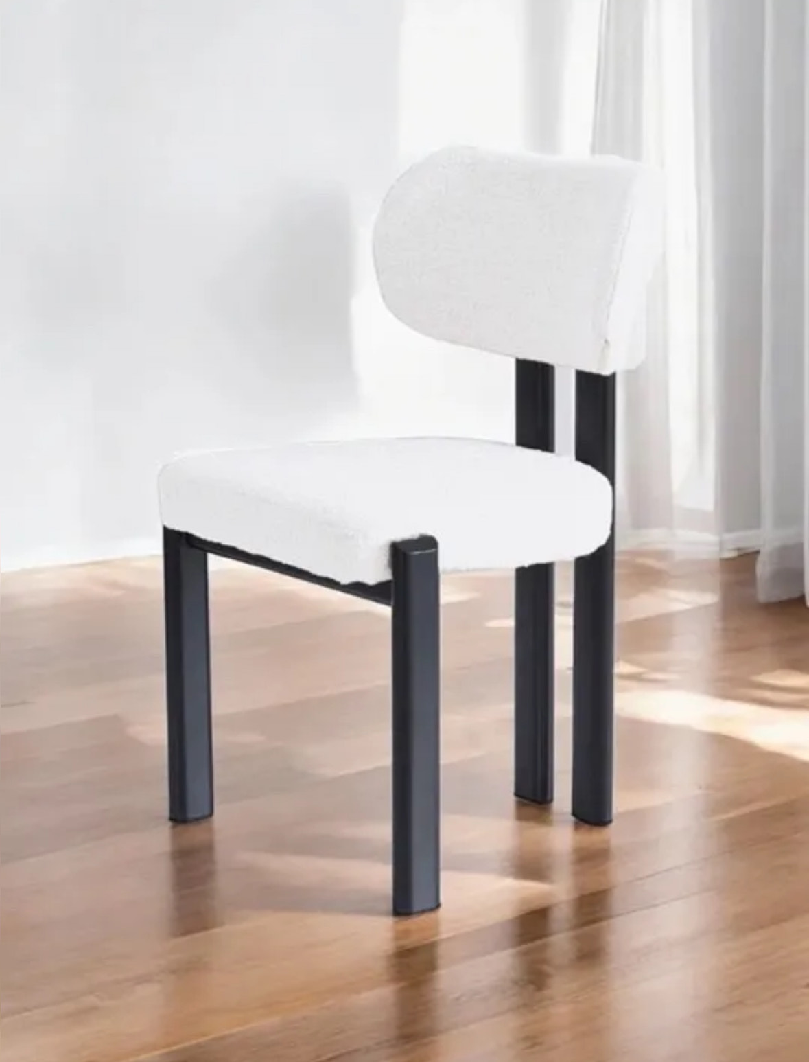 Chaise Hera