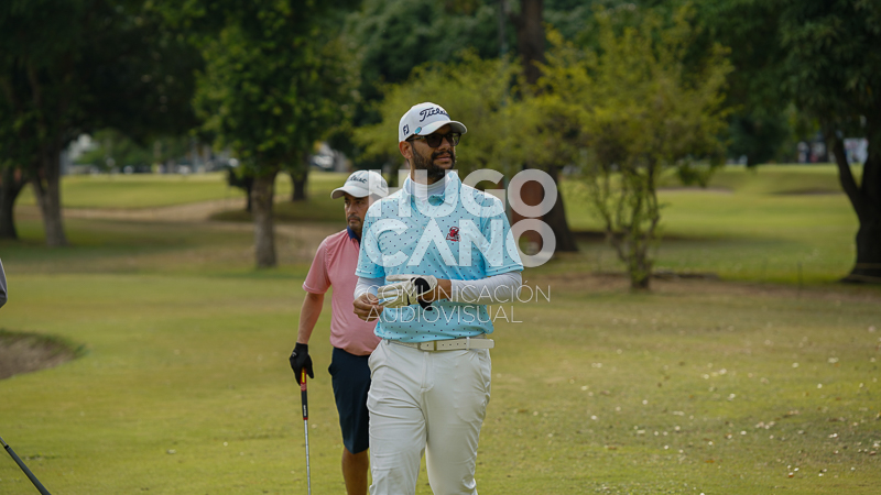 Golf 235