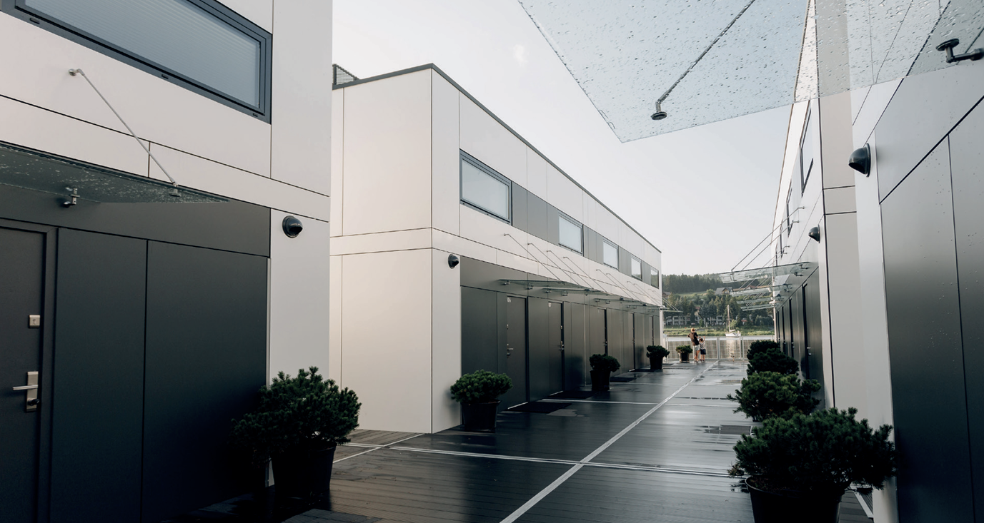 Modern Hotel / Floating Hotel with Terraces - Prefabricated / Modular  - 145,75m2