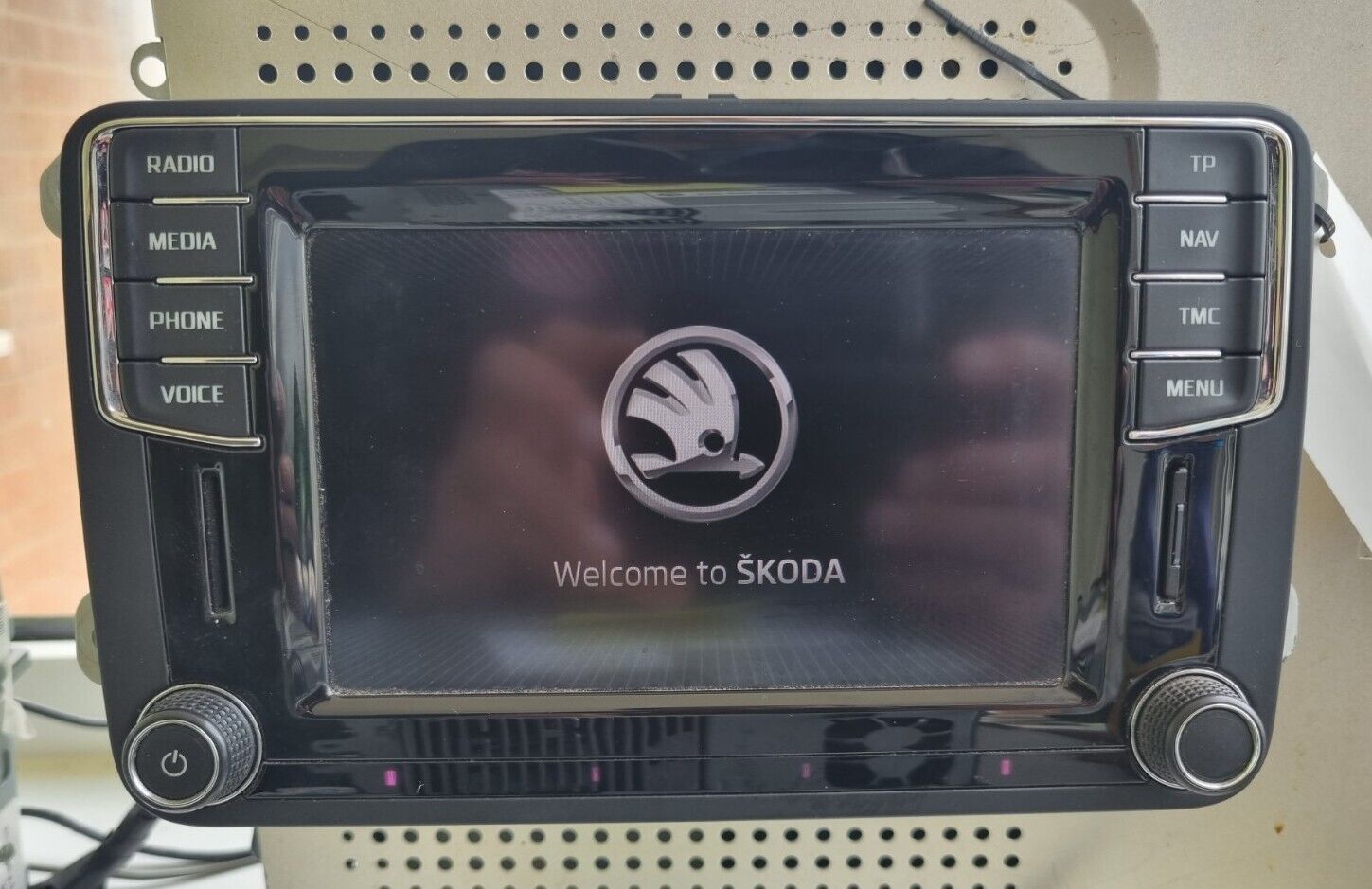 Skoda Amundsen MIB2 Screen Repair, Map Update & CarPlay Service