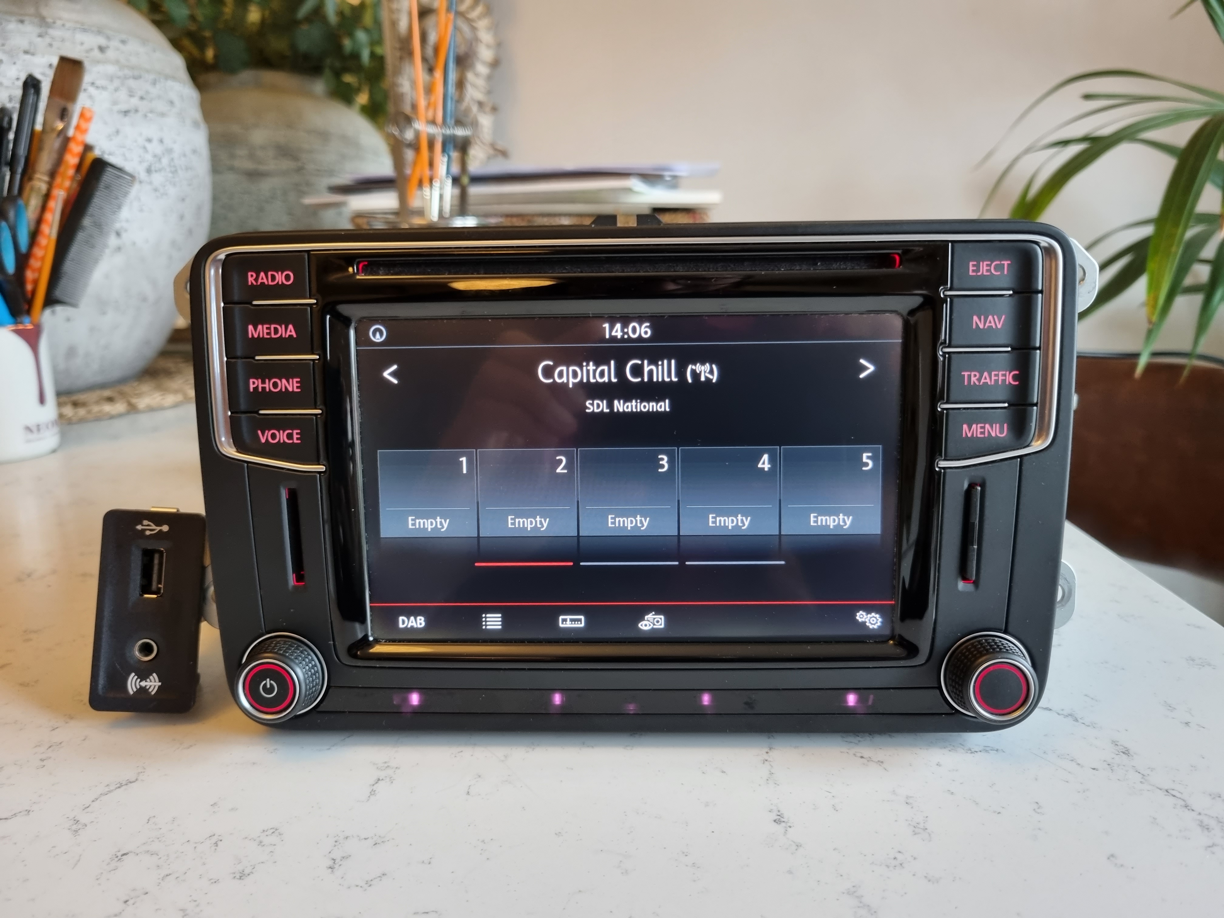 VW Discover Media DAB & Carplay USB Kit