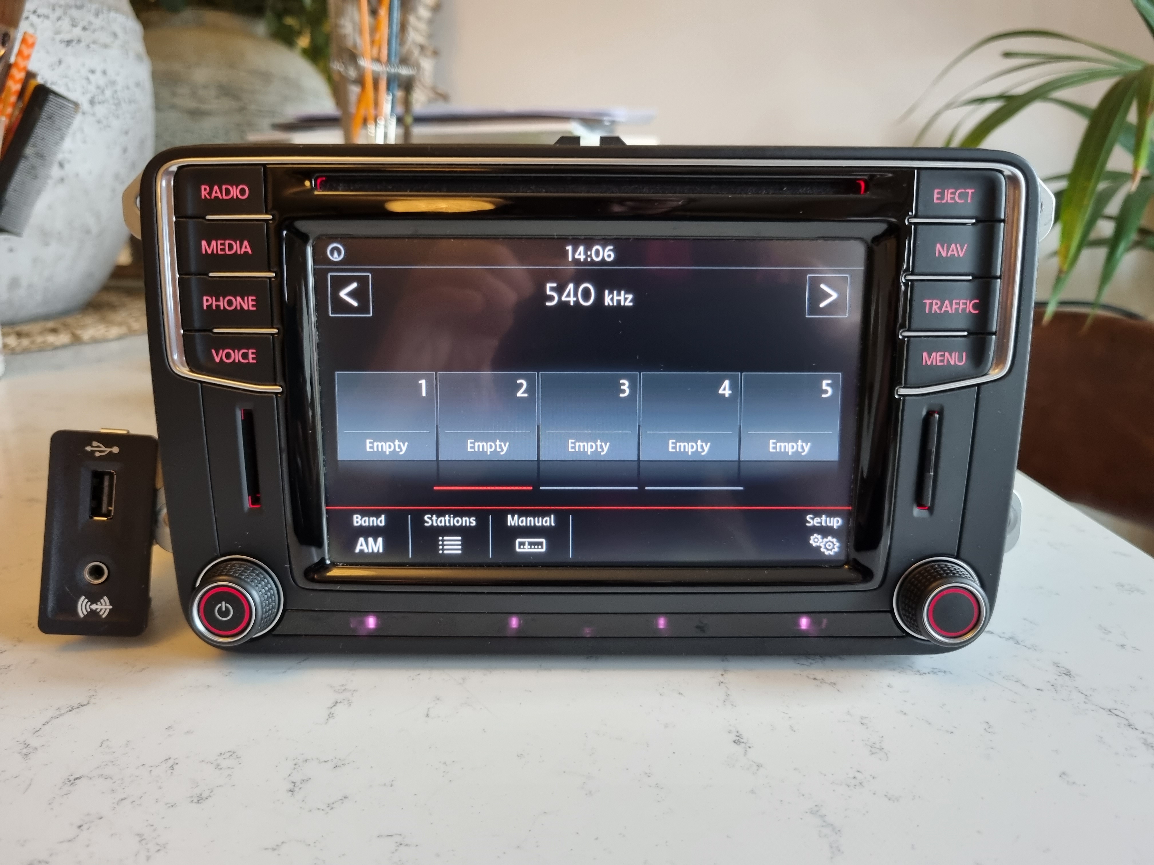 VW Discover Media DAB & Carplay USB Kit