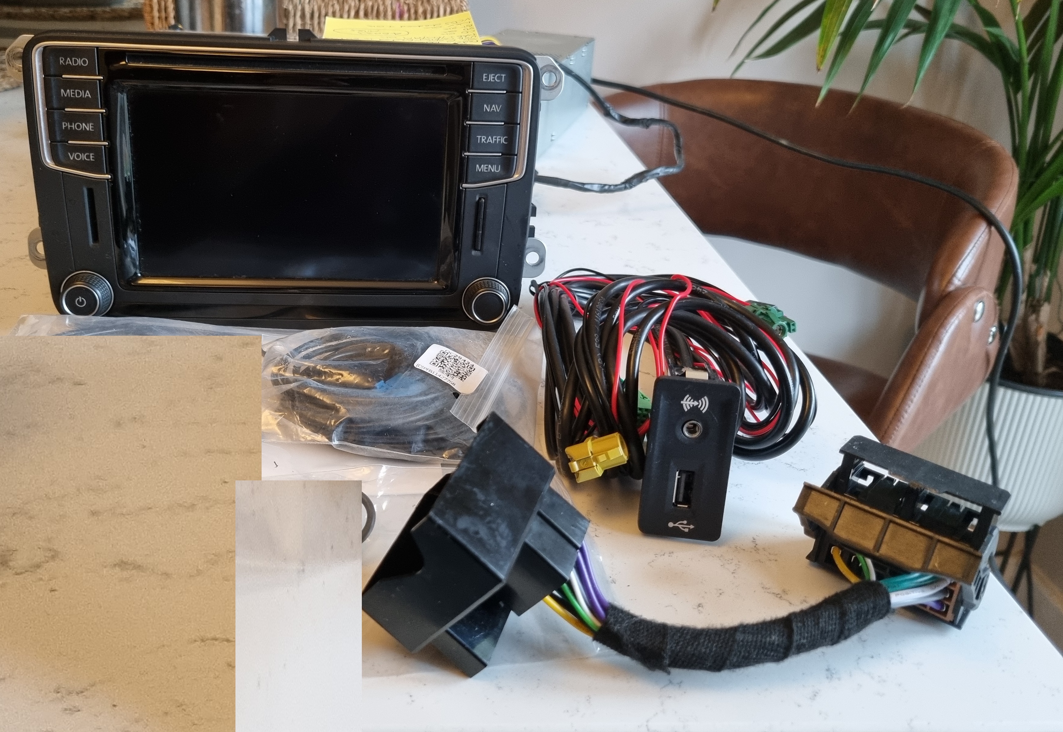 SEAT Discover Media DAB - Retrofit Kit MINUS GPS & DAB Antennas