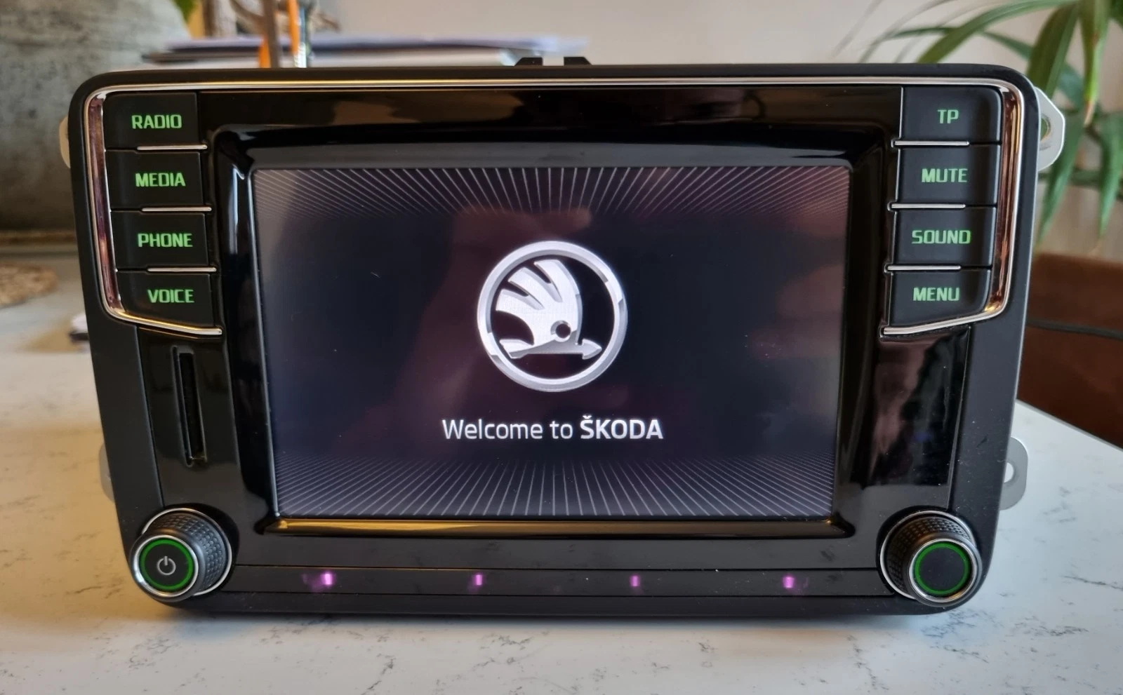 SKODA MIB2 BOLERO AM/FM CARPLAY BLUETOOTH HEAD UNIT