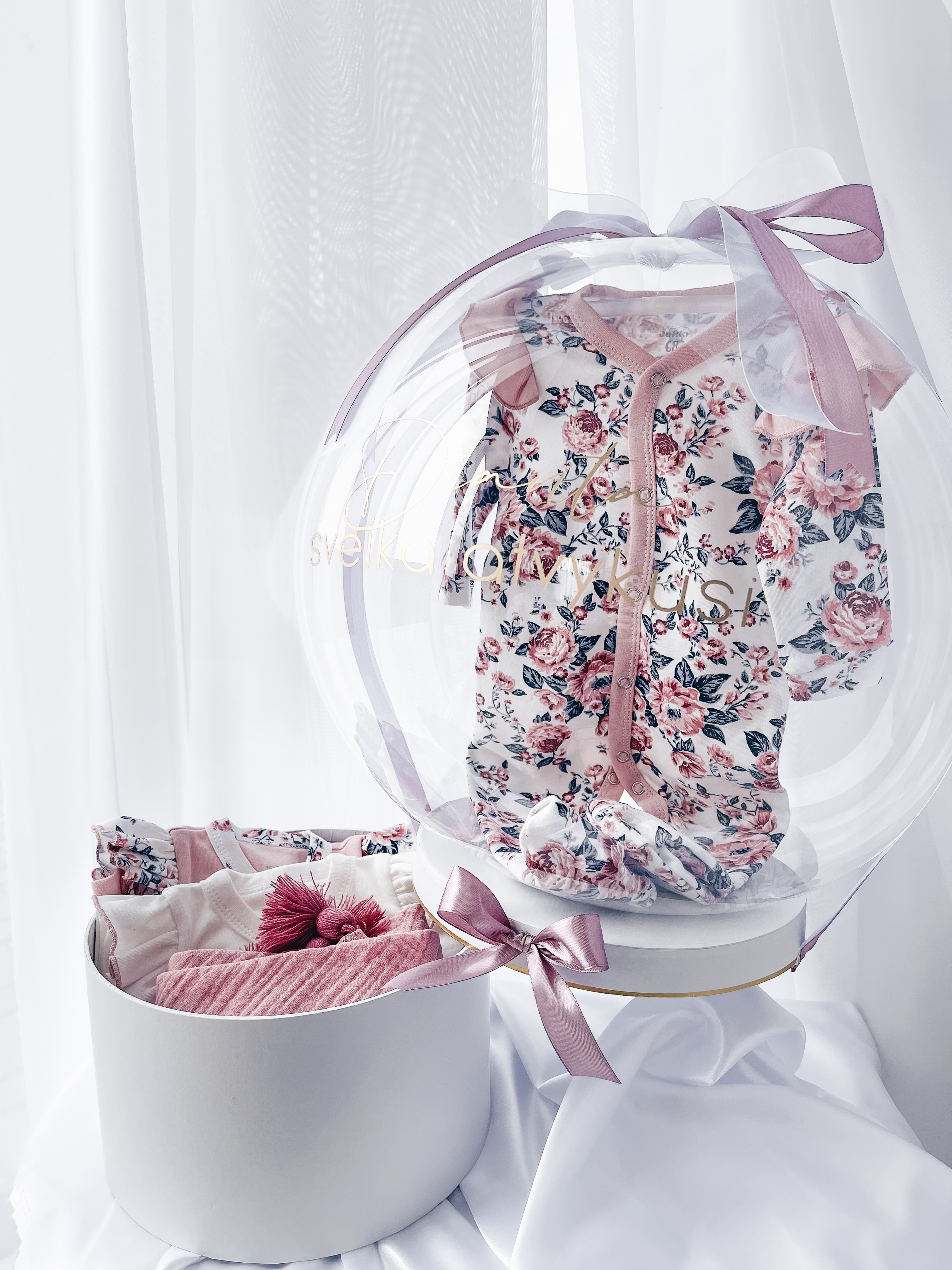 Dovana "Komplektukas spalvotos gėlytės"