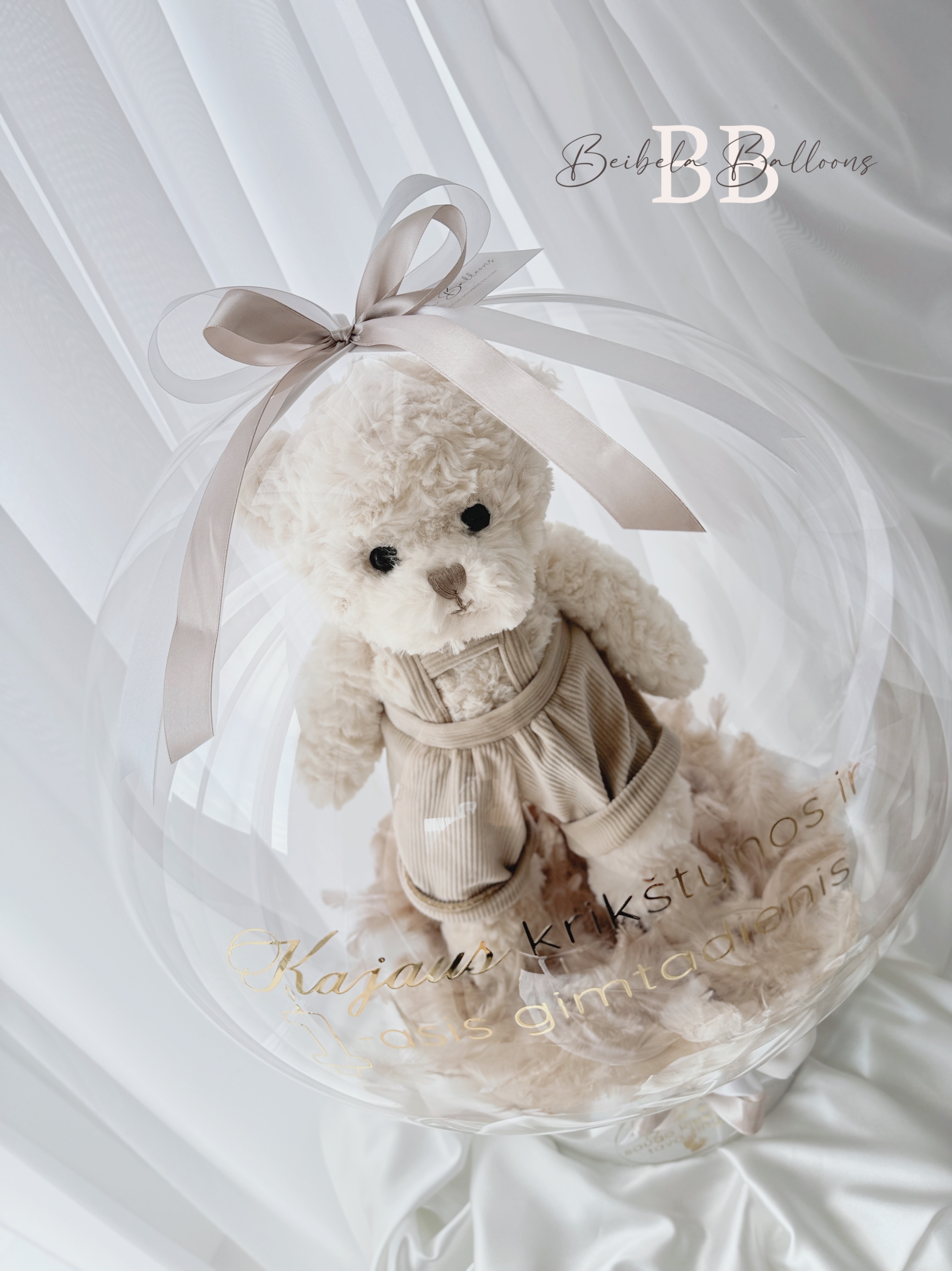 Dovana "Bukowski su kreminiu kostiumėliu"