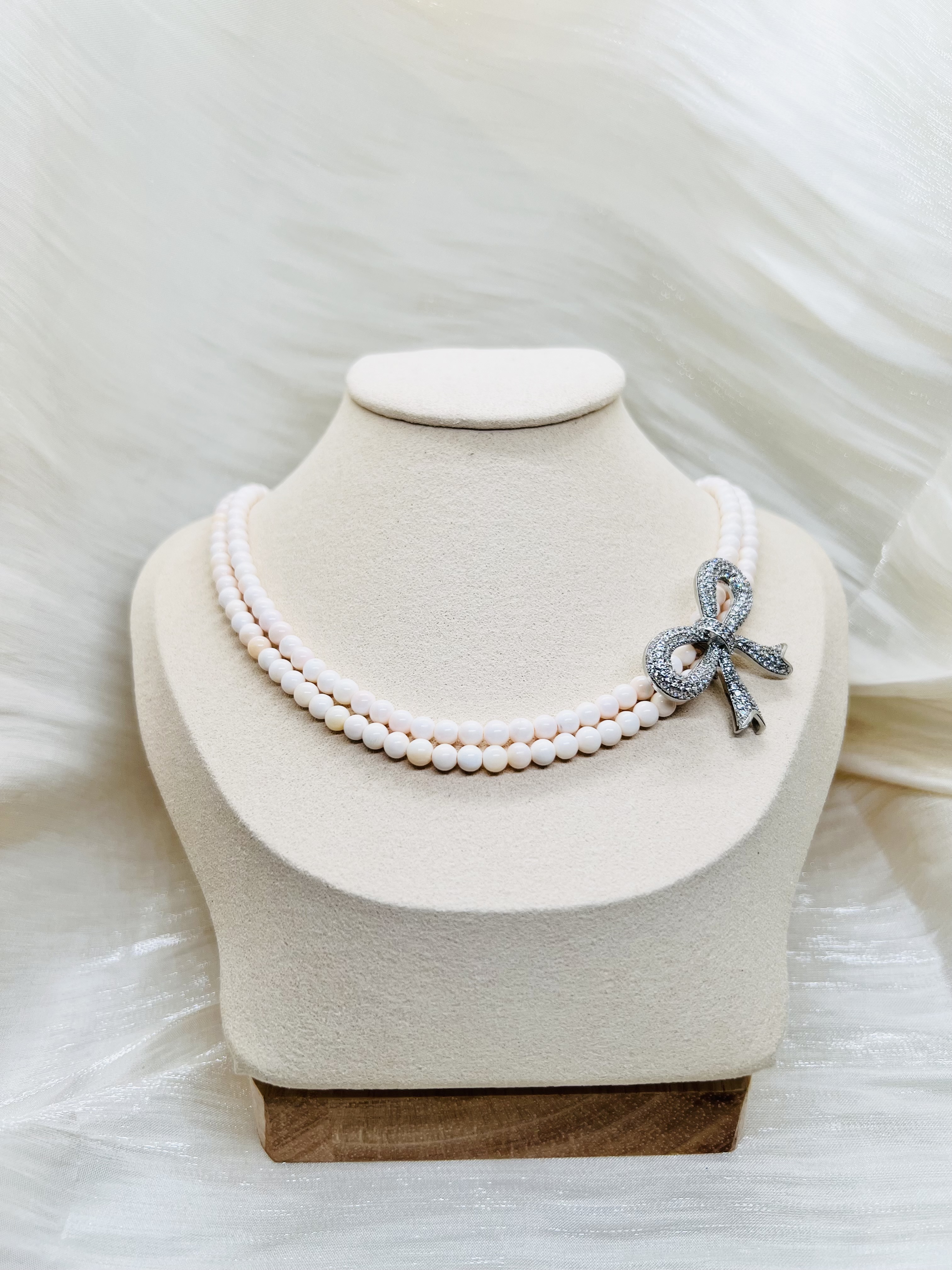 Velaria II – Double Layer Queen Conch Necklace