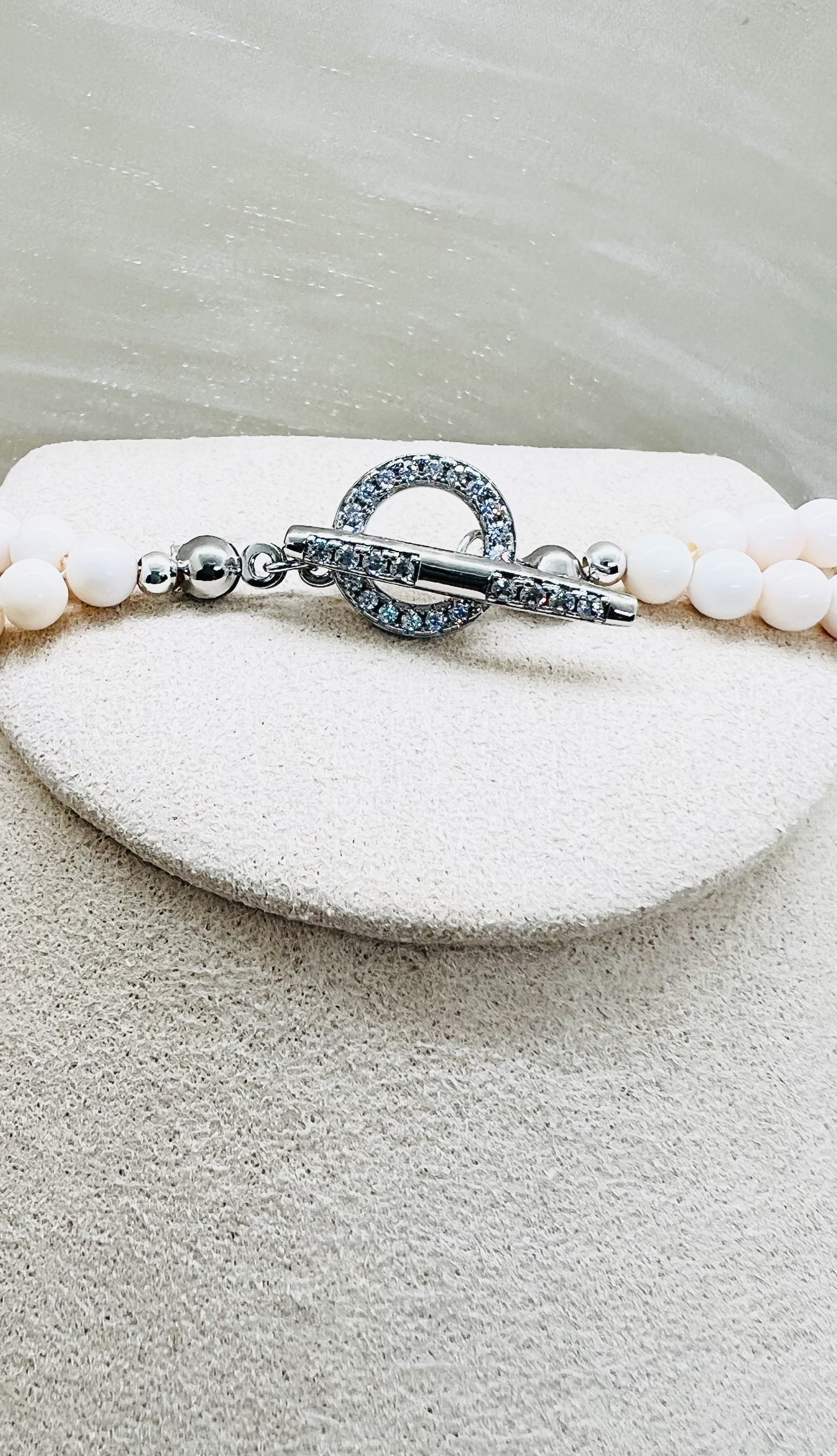 Velaria II – Double Layer Queen Conch Necklace