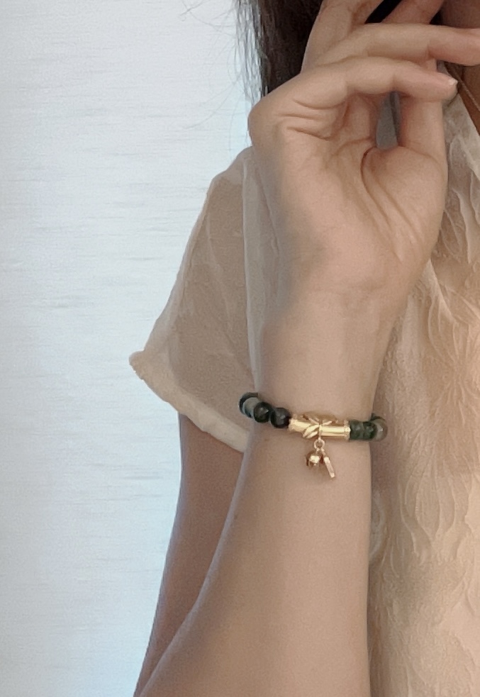 Love + Jade, Yang