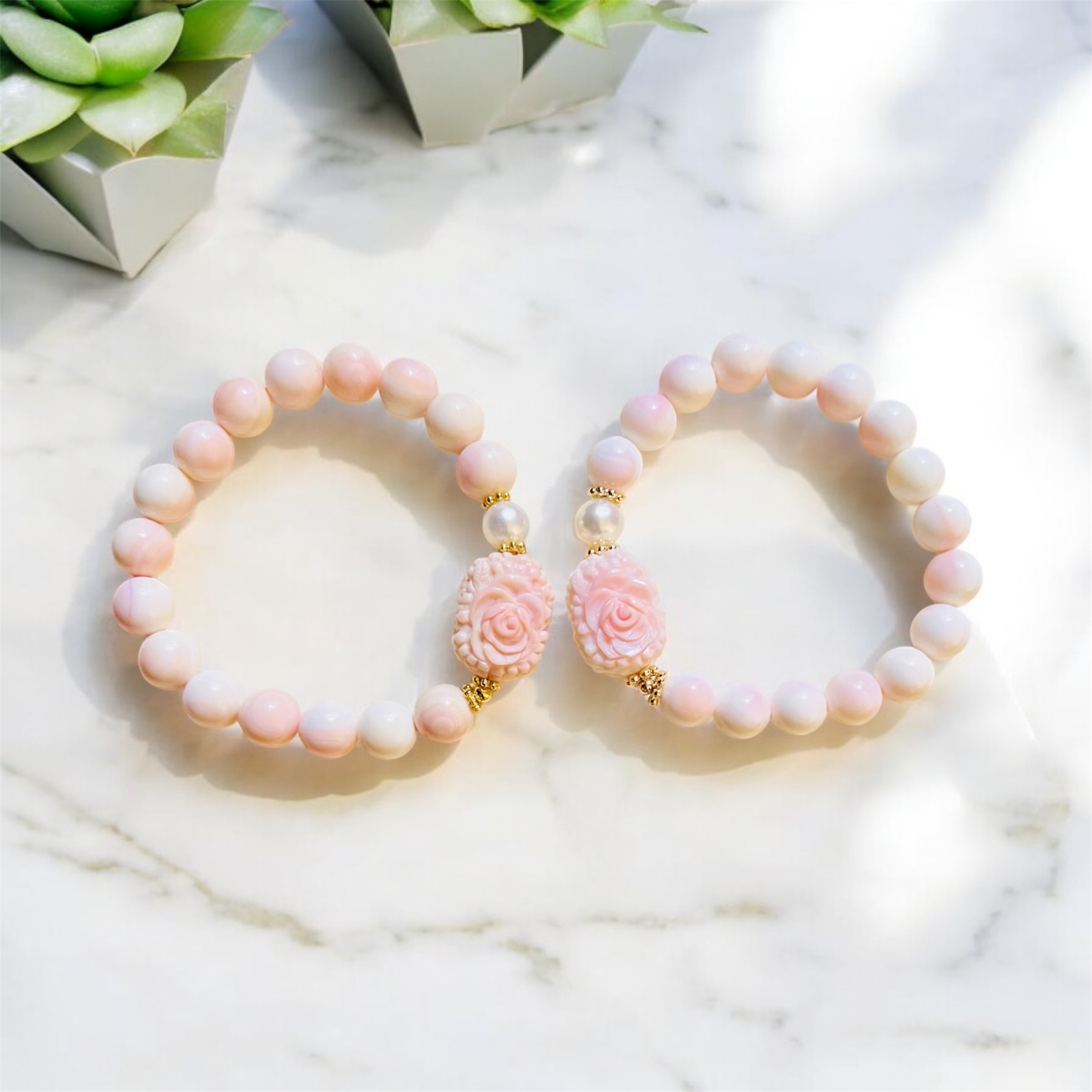 Queen Conch Bracelet "The Rose"