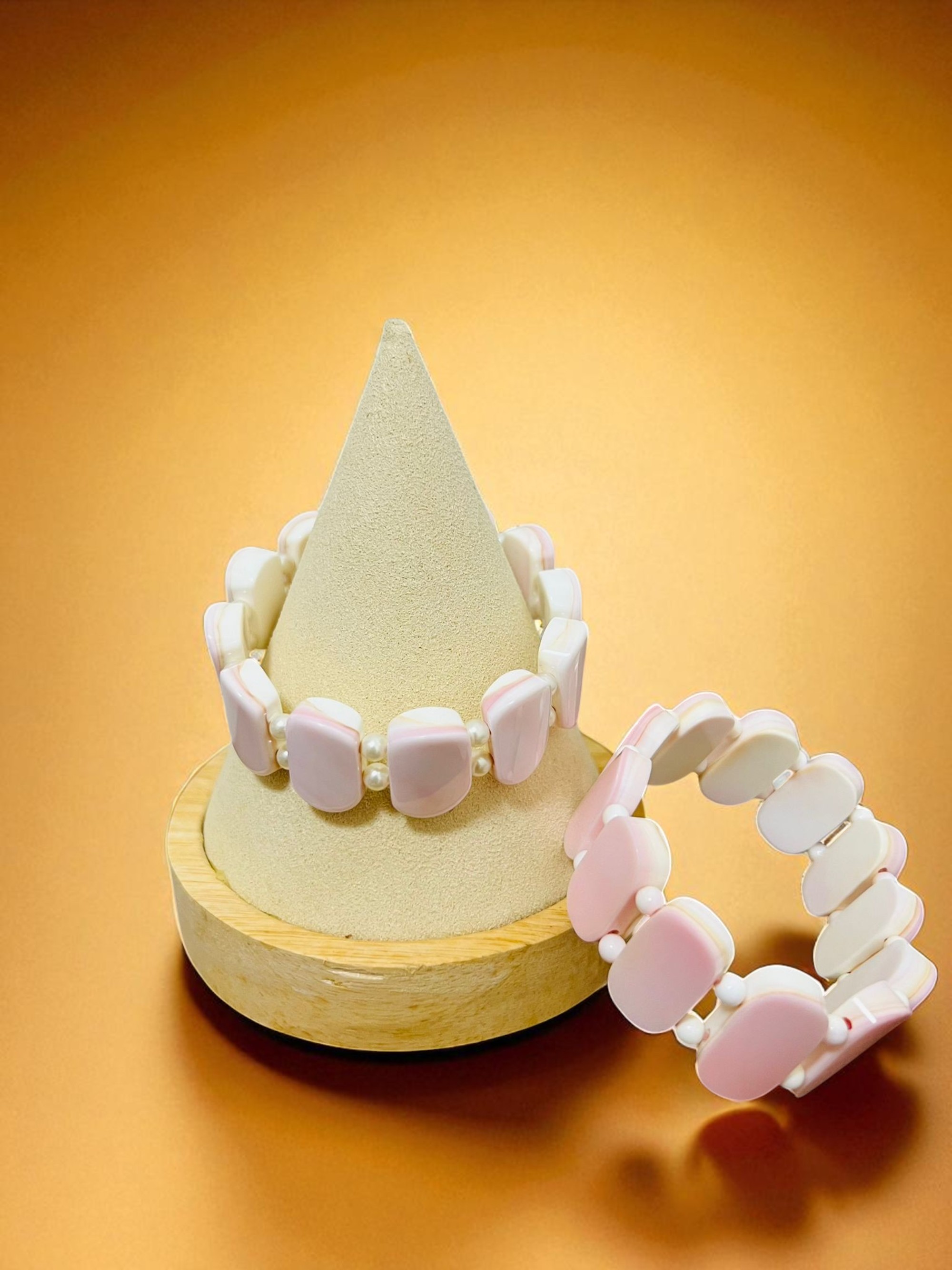 Ocean Whisper – Handcrafted Conch Slab Bracelet