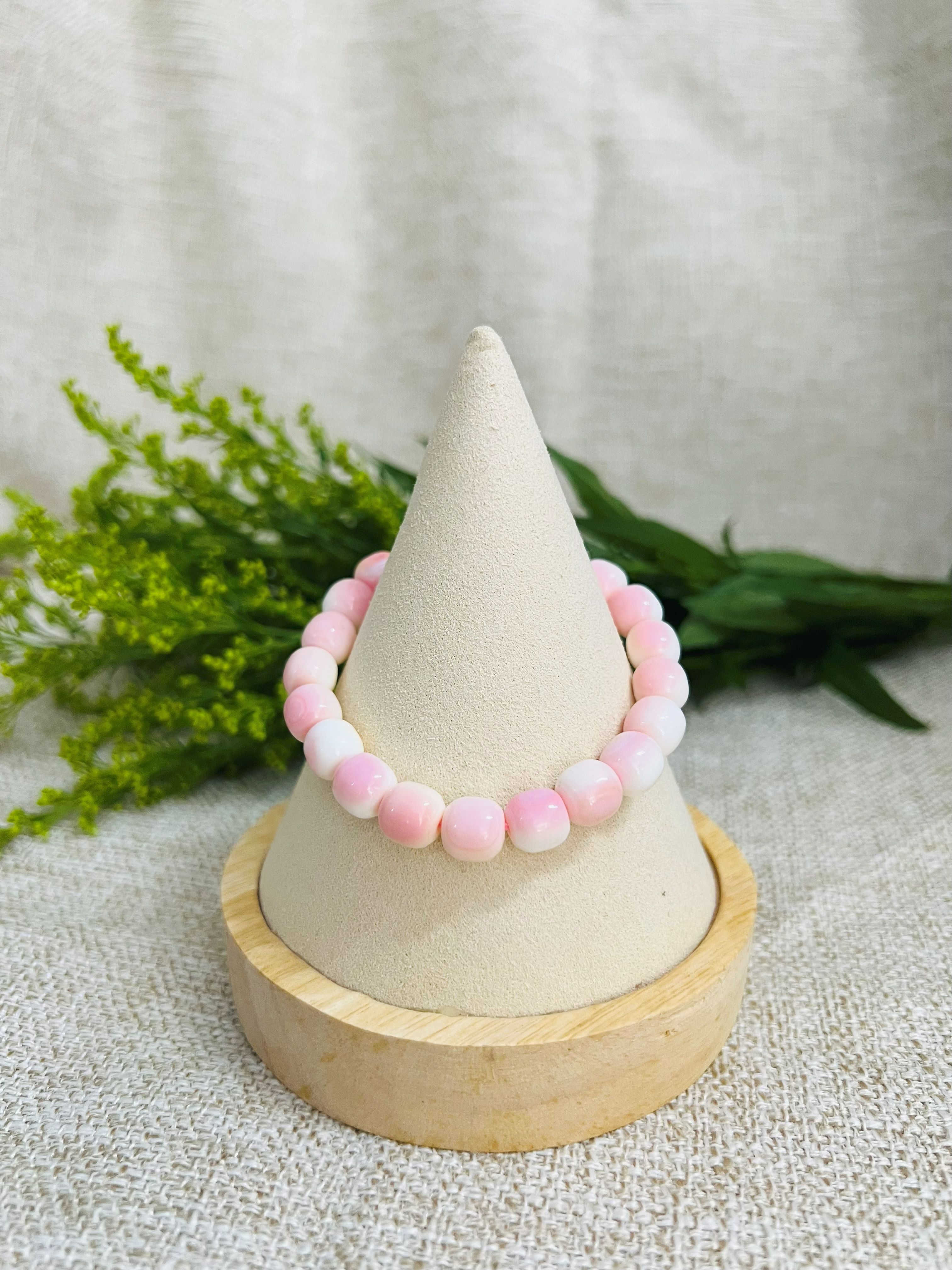 Coastal Glow - Hand Polished Laoxing (老型珠) Conch Bead Bracelet