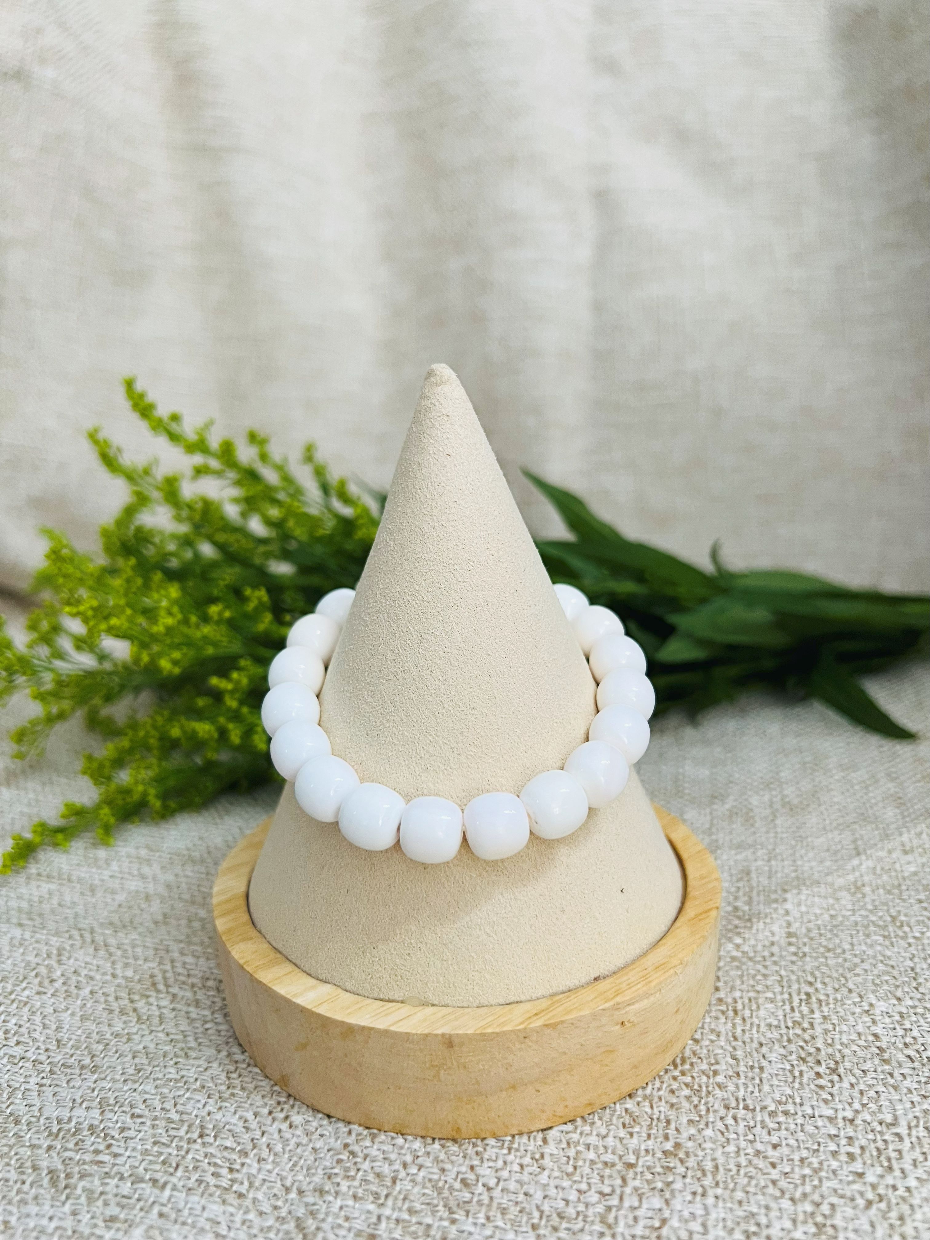 Coastal Glow - Hand Polished Laoxing (老型珠) Conch Bead Bracelet